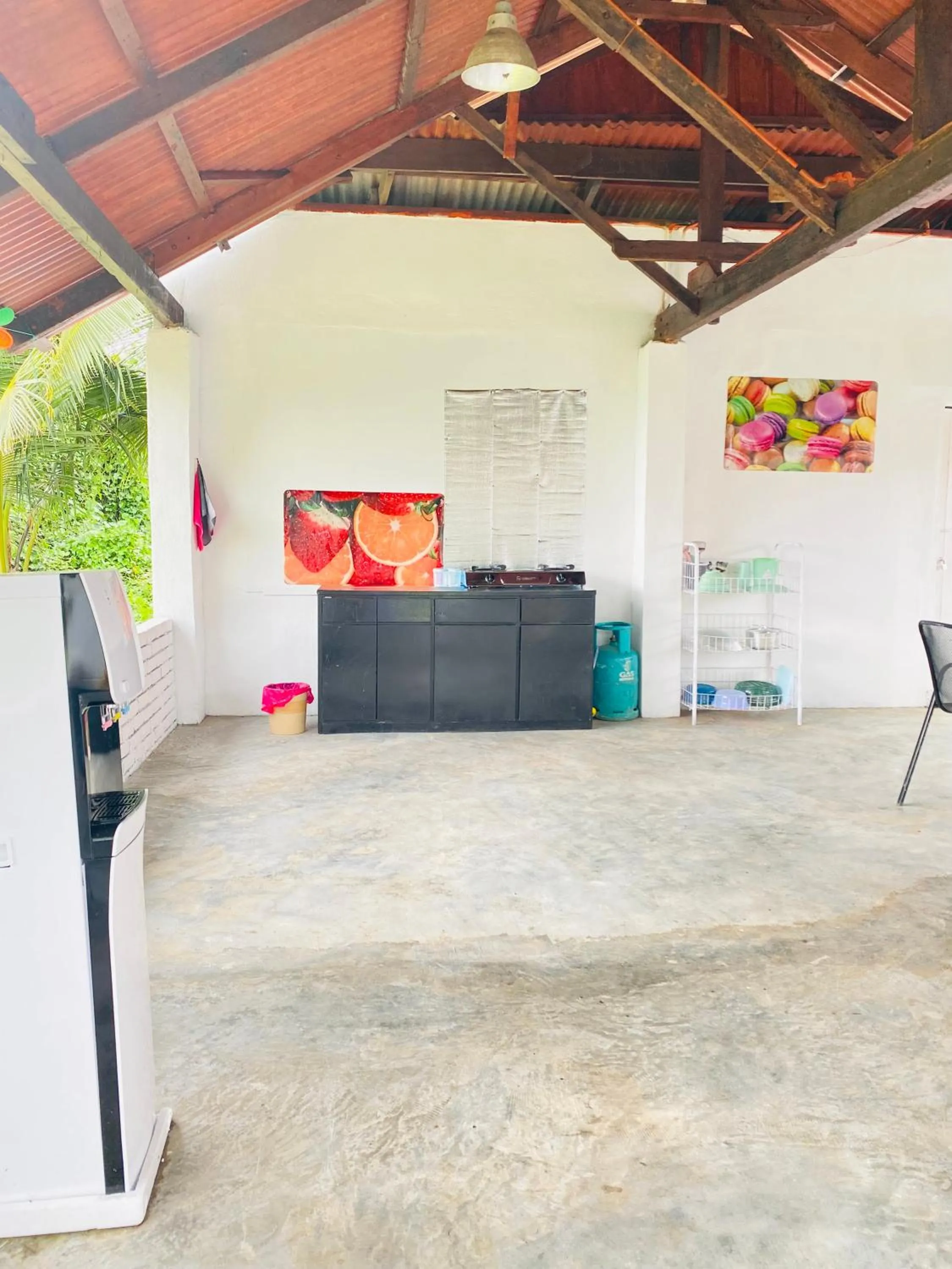 Kitchen or kitchenette in FAT MERMAID GUESTHOUSE