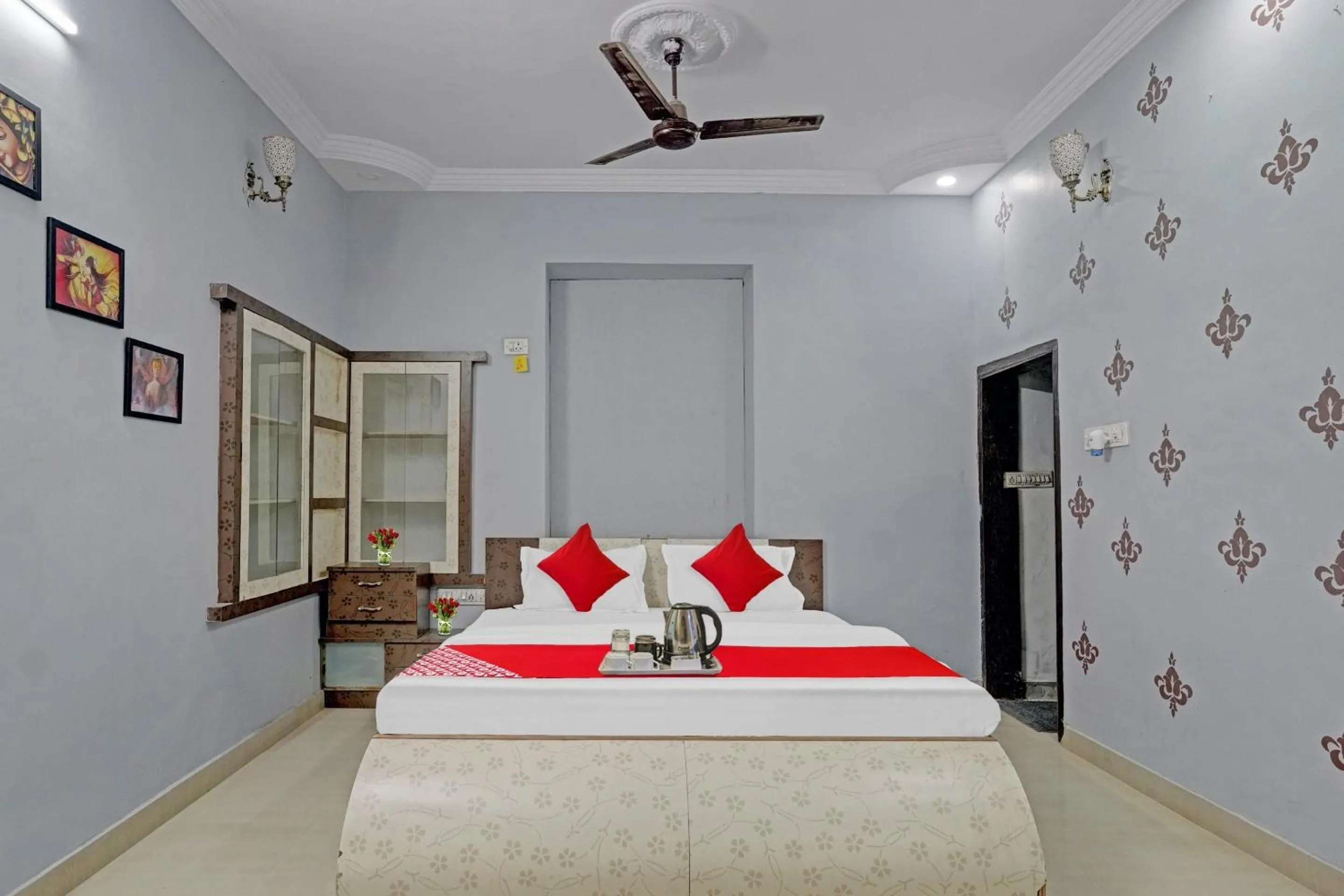 Bedroom in Hotel O BlackBull