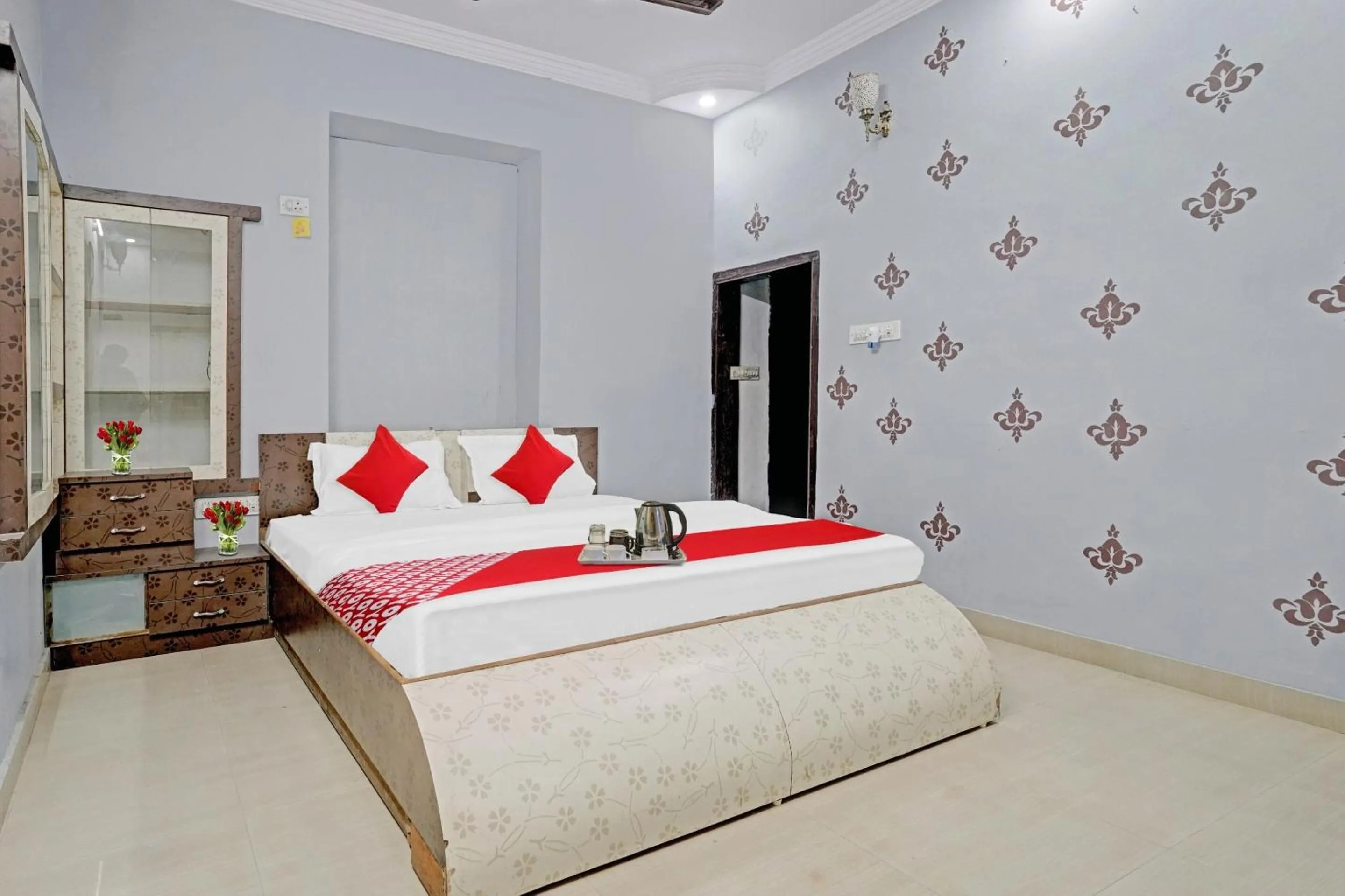 Bedroom in Hotel O BlackBull