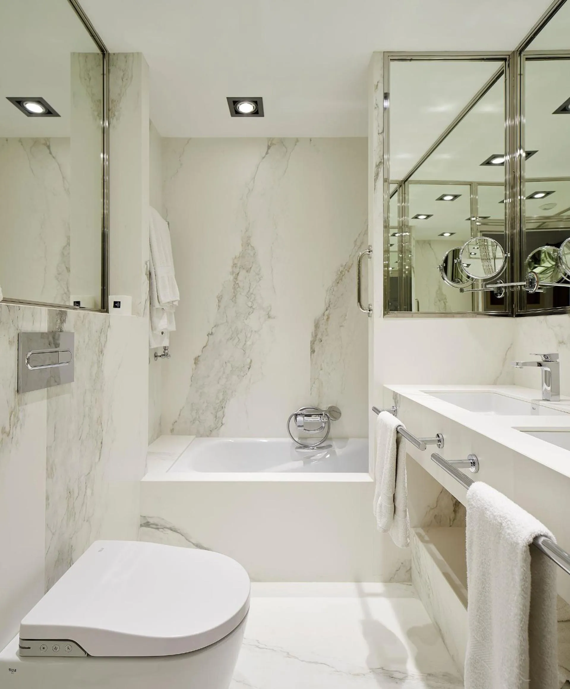 Bathroom in Hotel de Londres y de Inglaterra