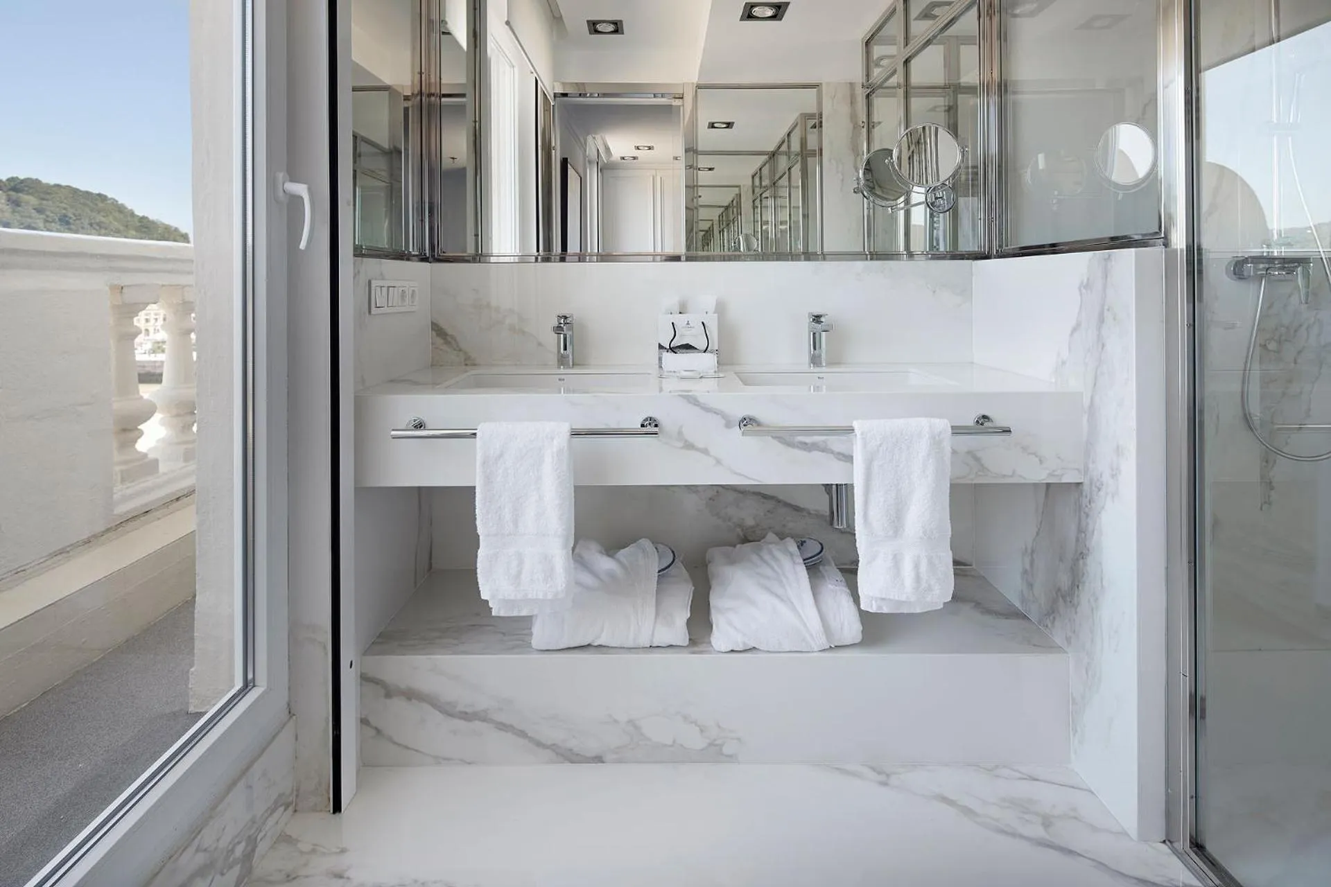 Bathroom in Hotel de Londres y de Inglaterra