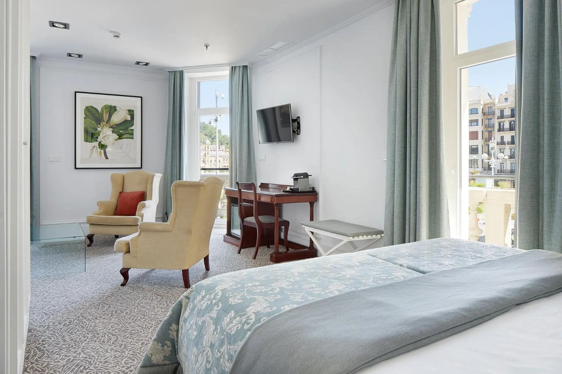 TV and multimedia, Bed in Hotel de Londres y de Inglaterra