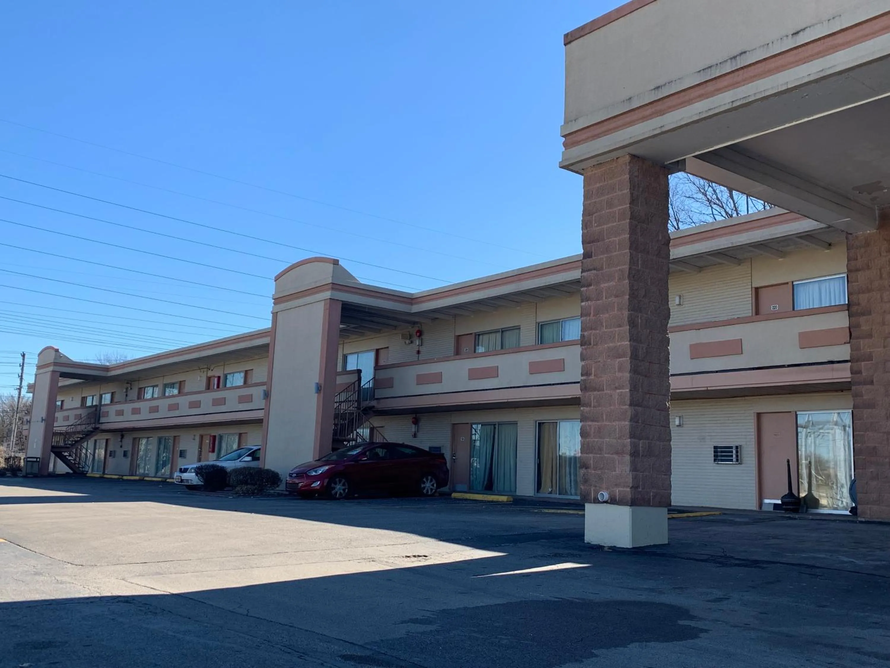 Property building in Haven Inn & Suites St Louis Hazelwood - Airport North