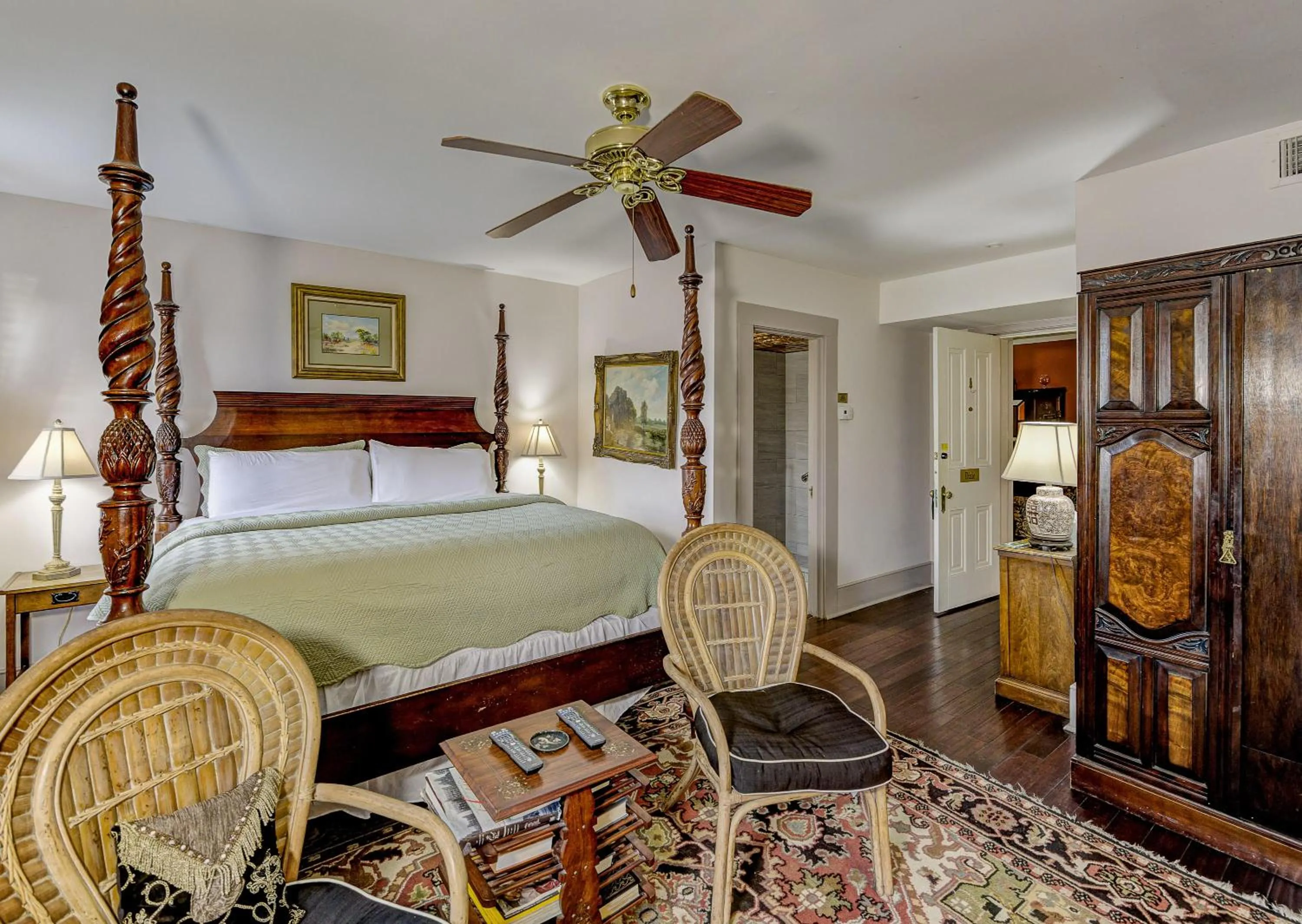 Bed in The Duff Green Mansion