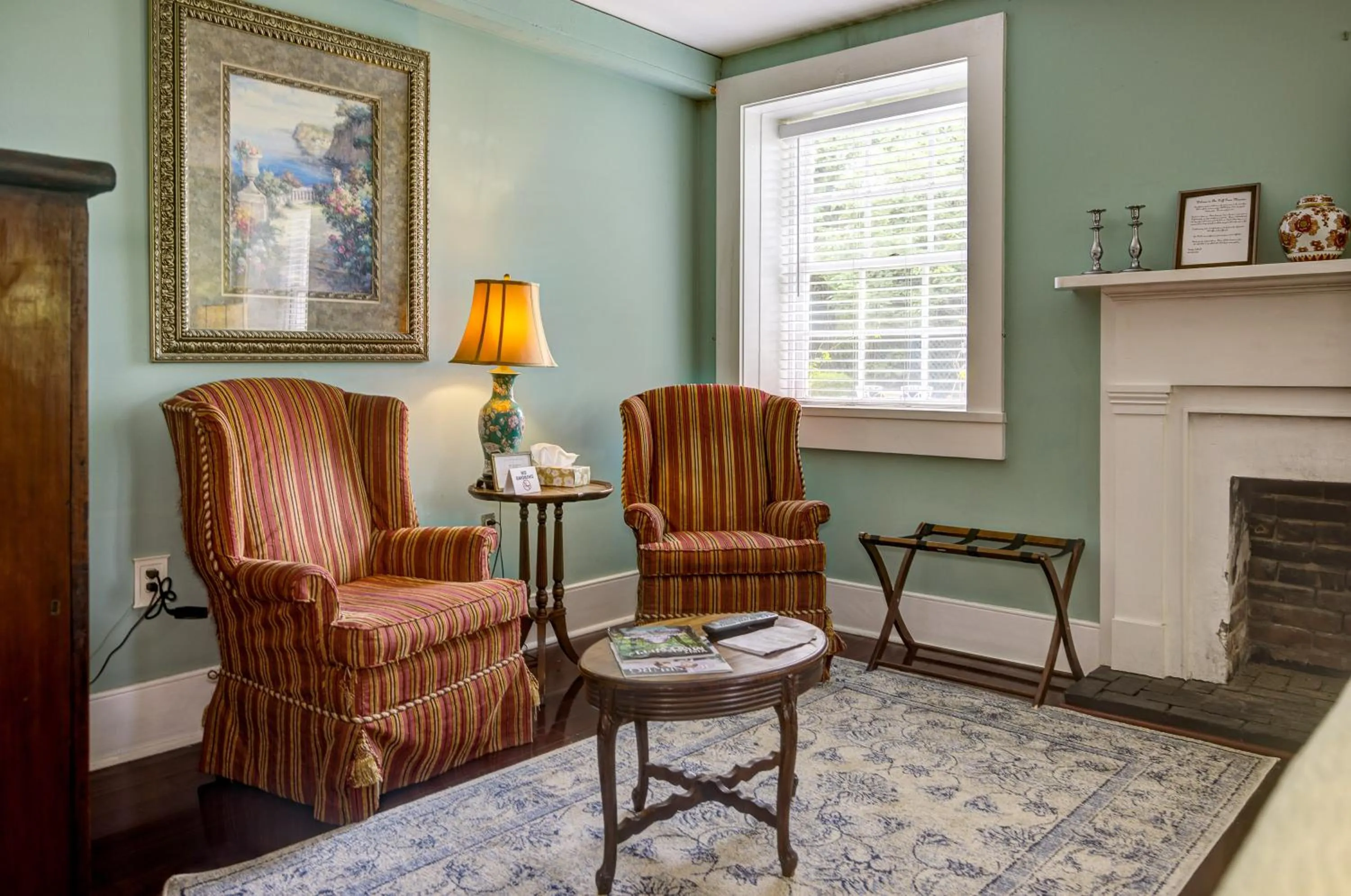 Seating area in The Duff Green Mansion
