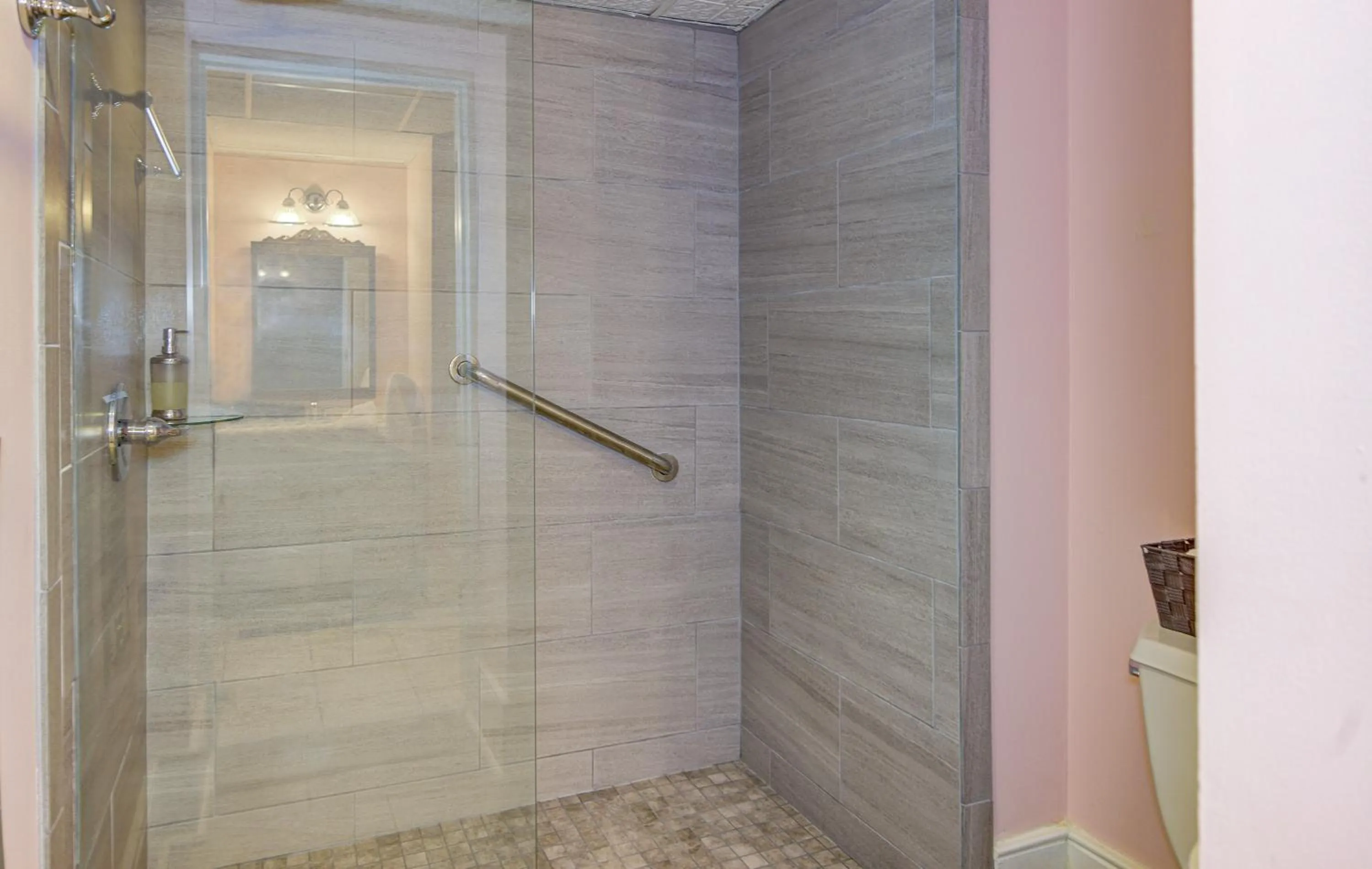 Bathroom in The Duff Green Mansion