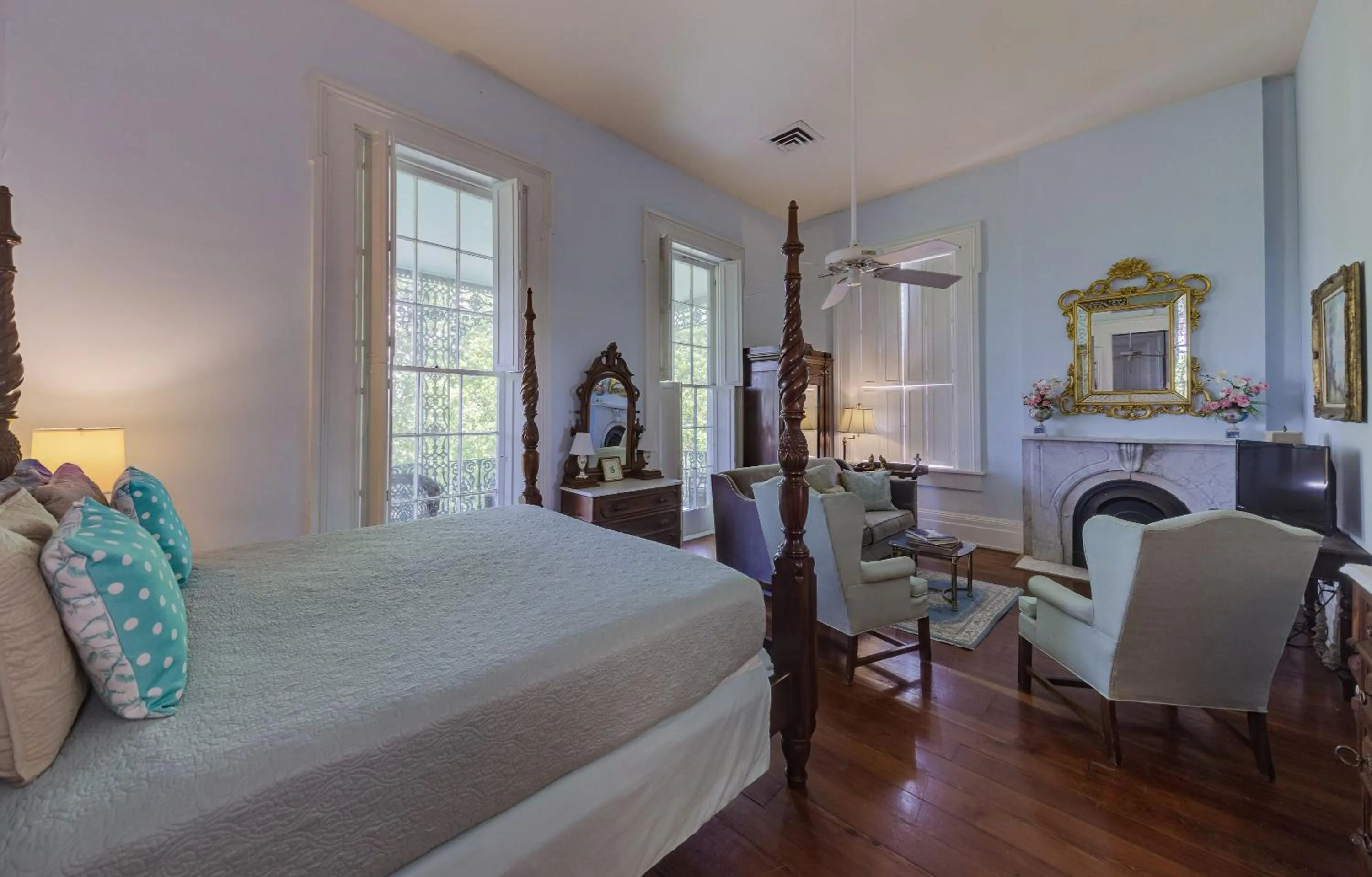 Bed in The Duff Green Mansion