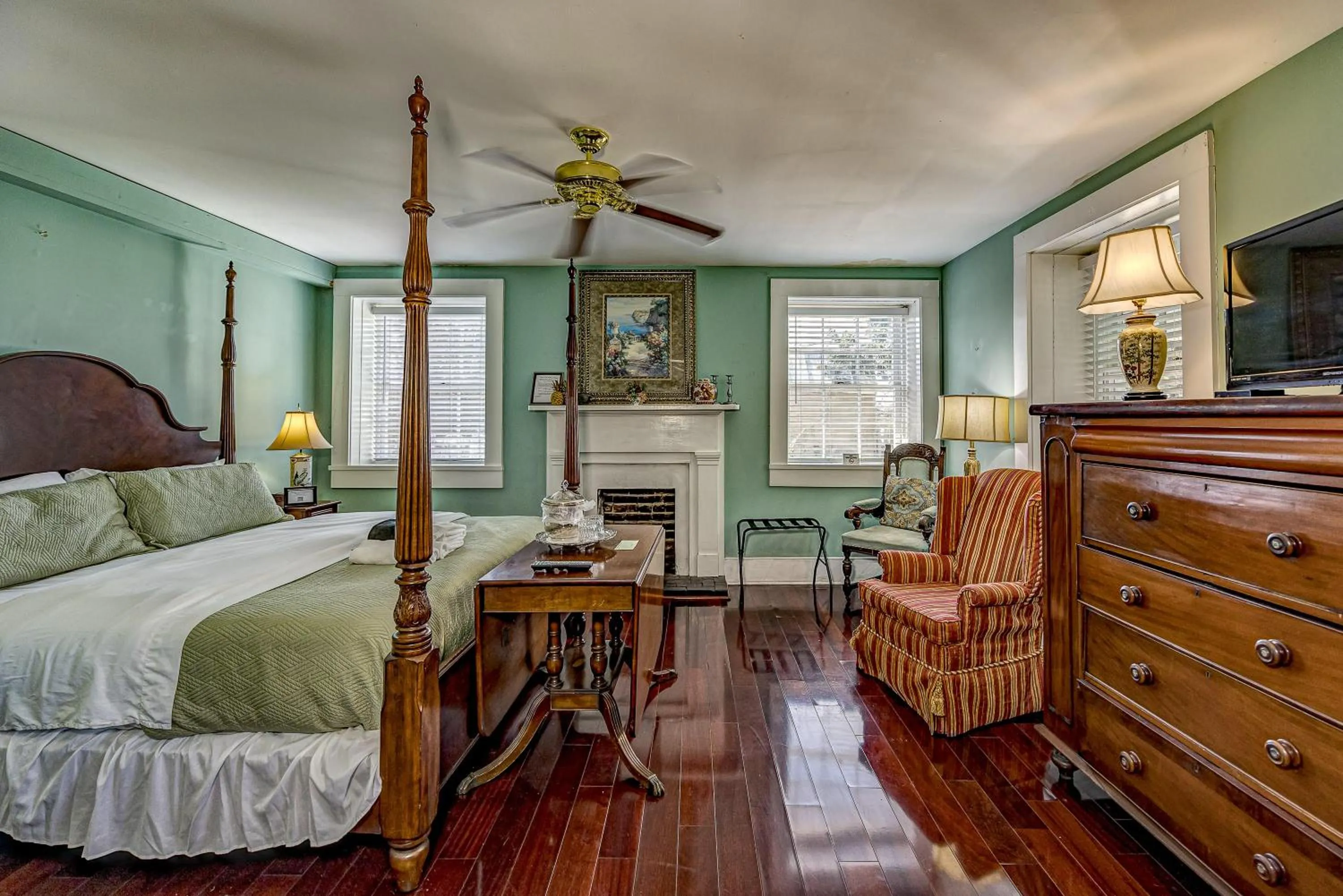 Bedroom, Bed in The Duff Green Mansion