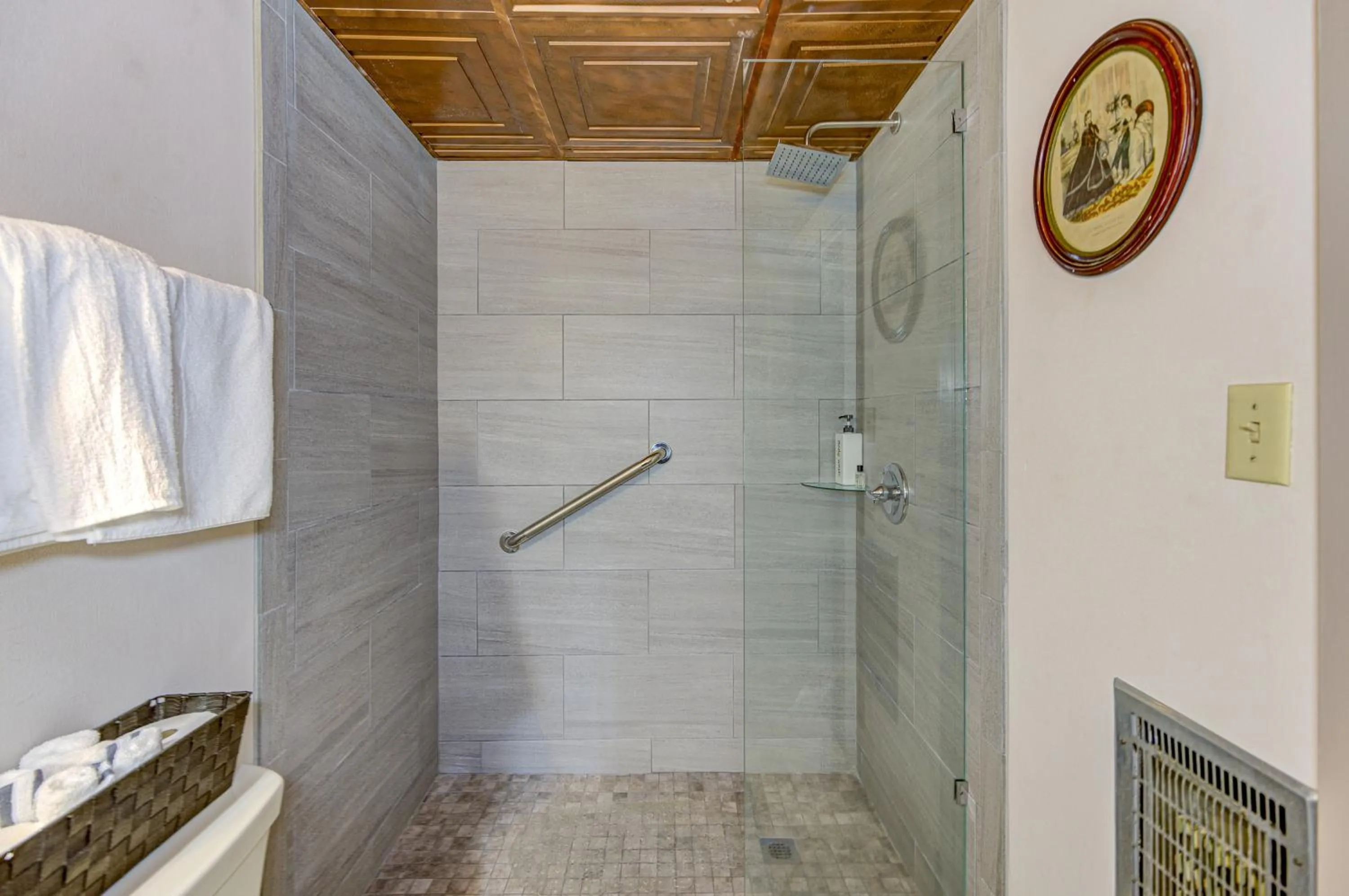 Bathroom in The Duff Green Mansion