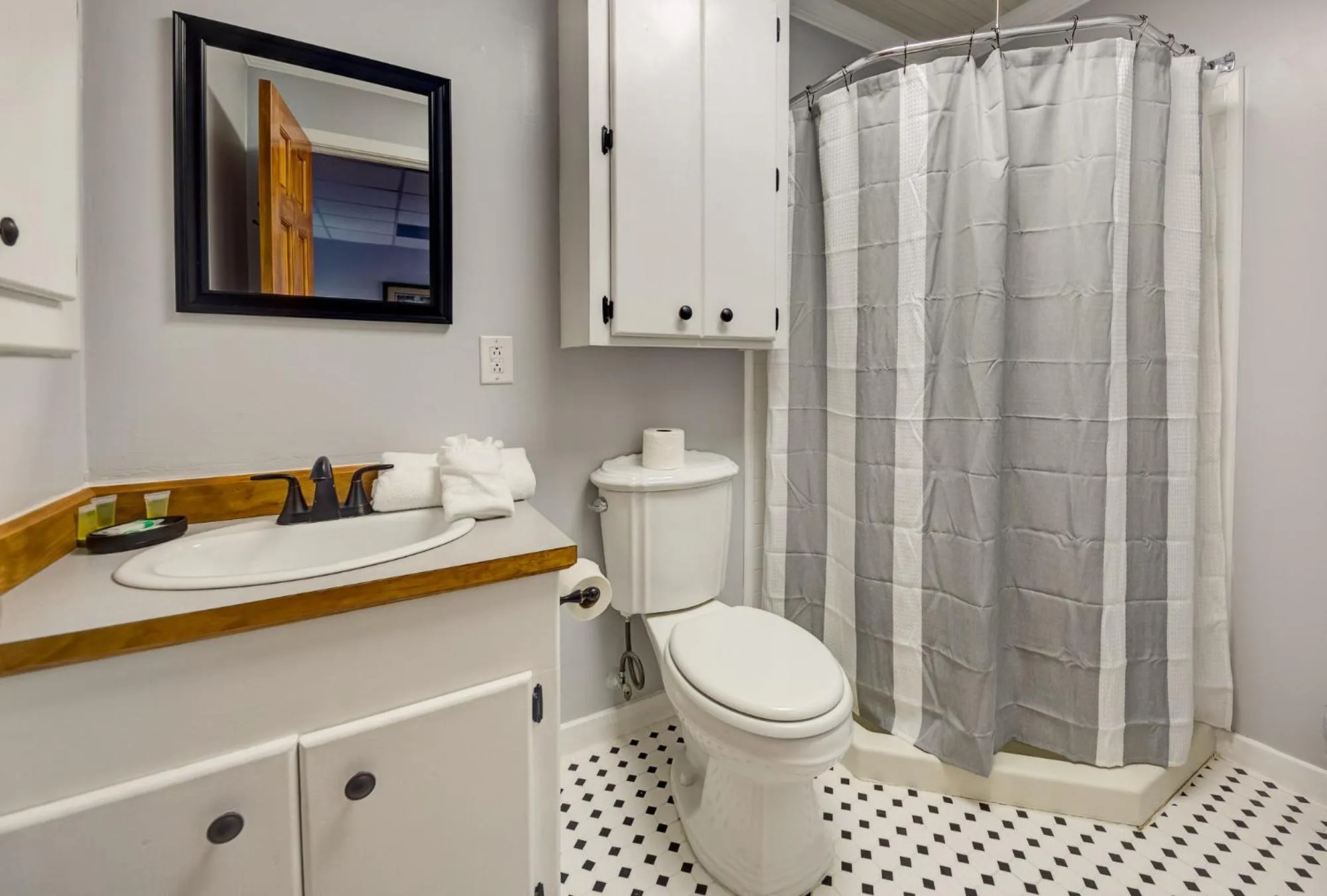 Shower in The Duff Green Mansion