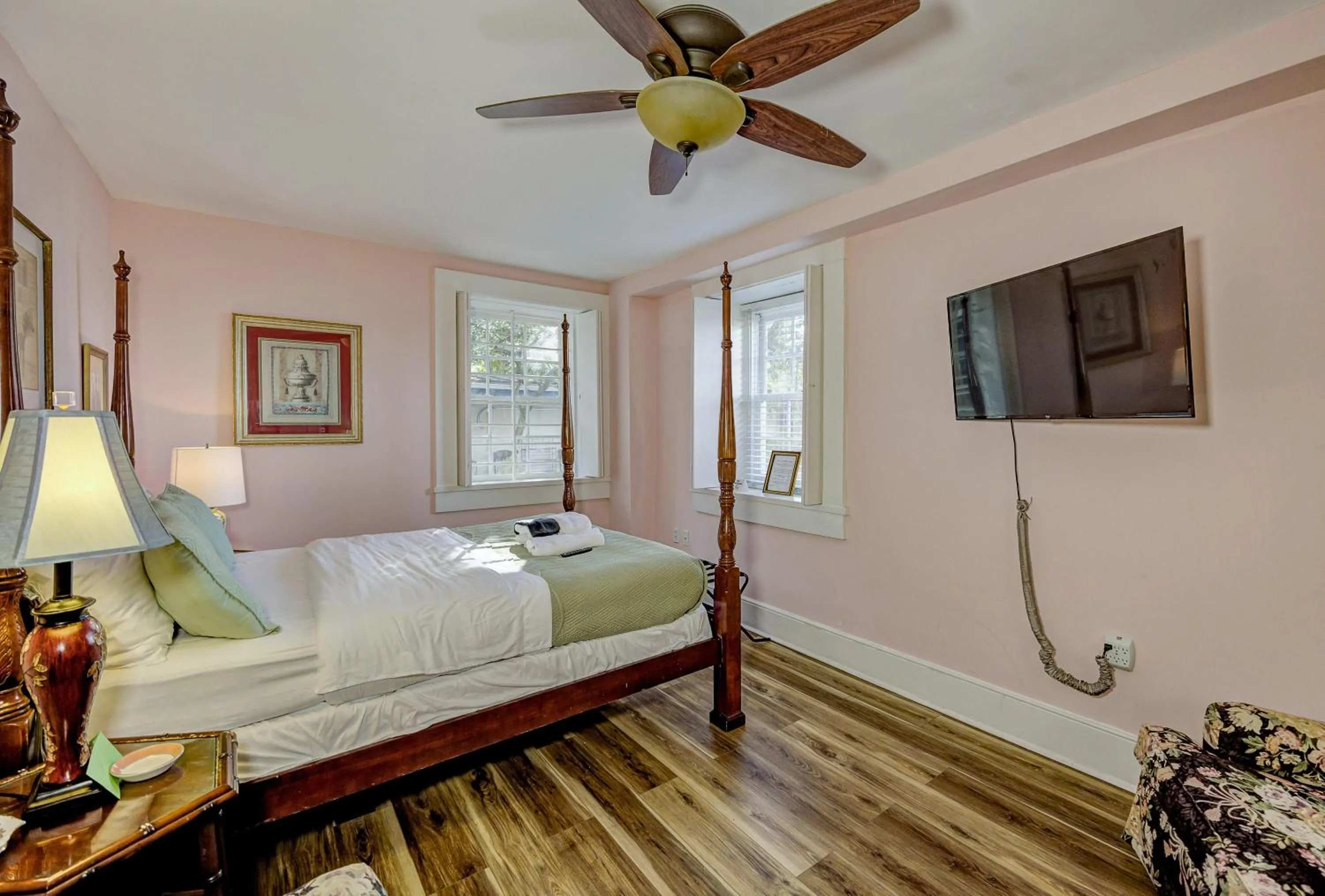 Bed in The Duff Green Mansion