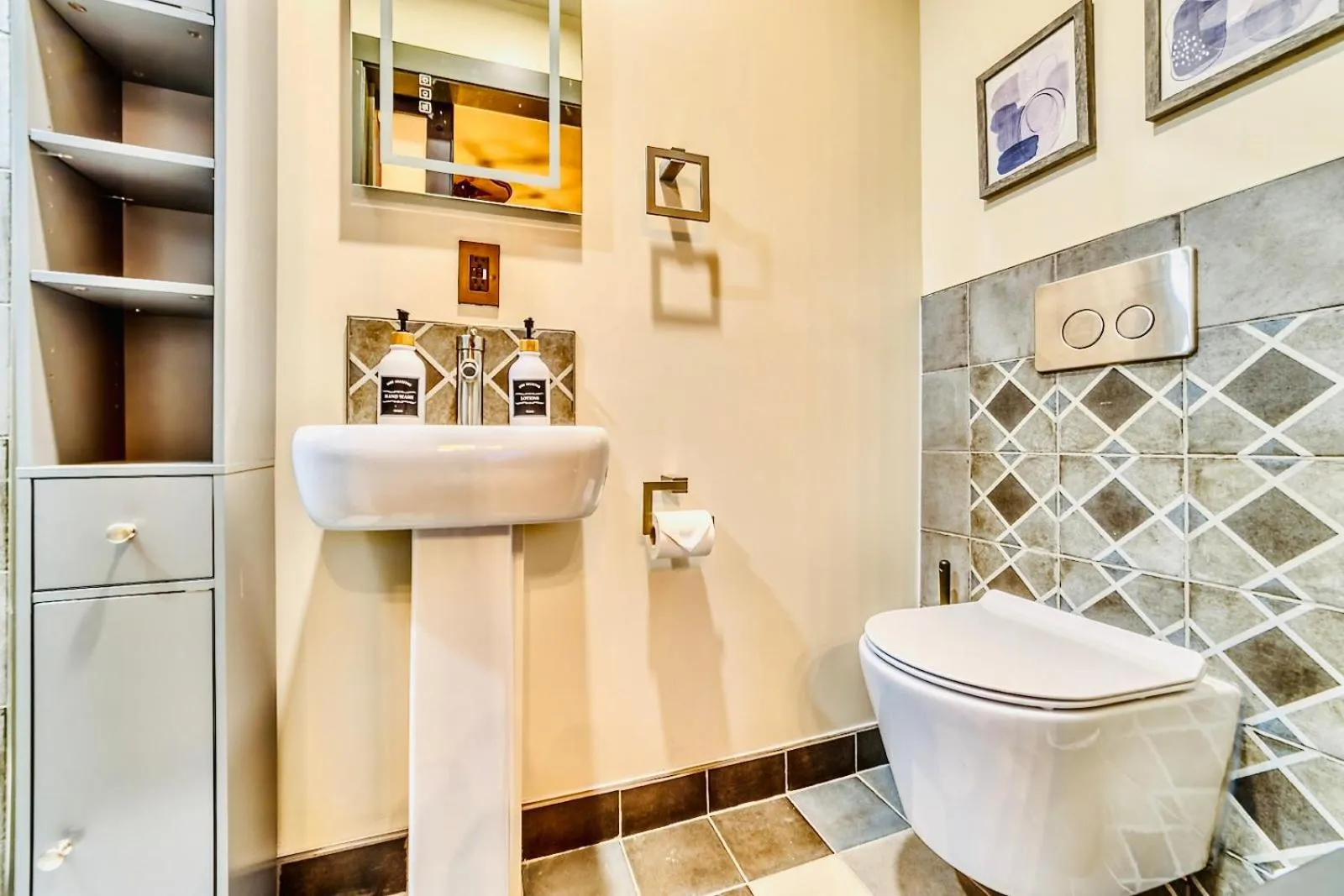 Toilet in Neocolonial Nouveau Kensington Vacation Home