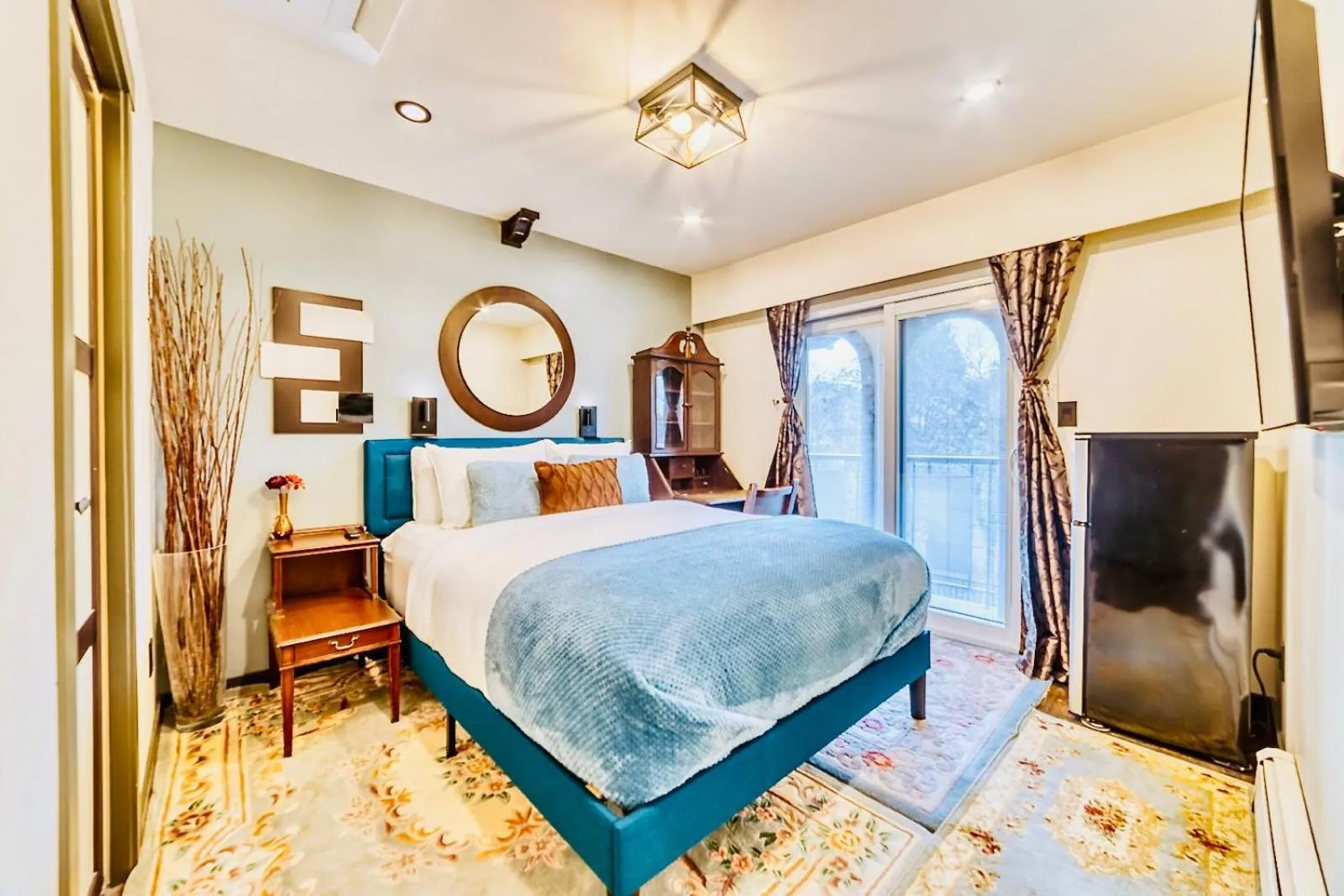 Bed in Neocolonial Nouveau Kensington Vacation Home