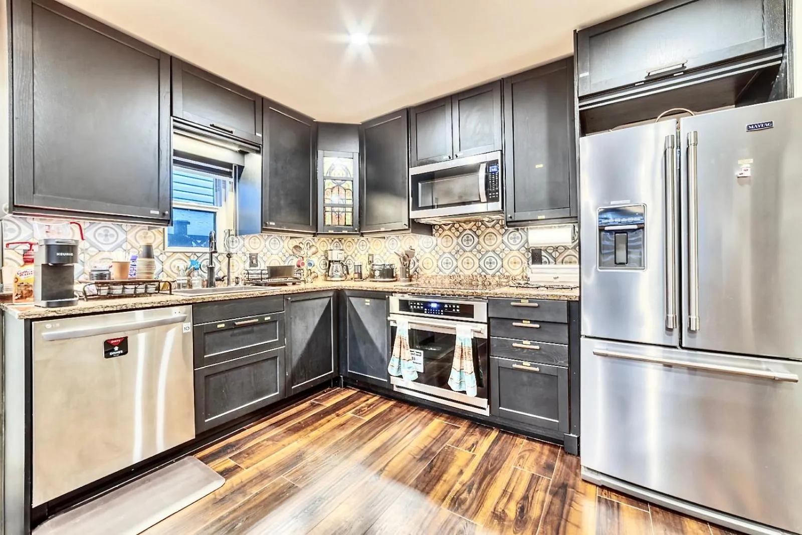Kitchen or kitchenette in Neocolonial Nouveau Kensington Vacation Home