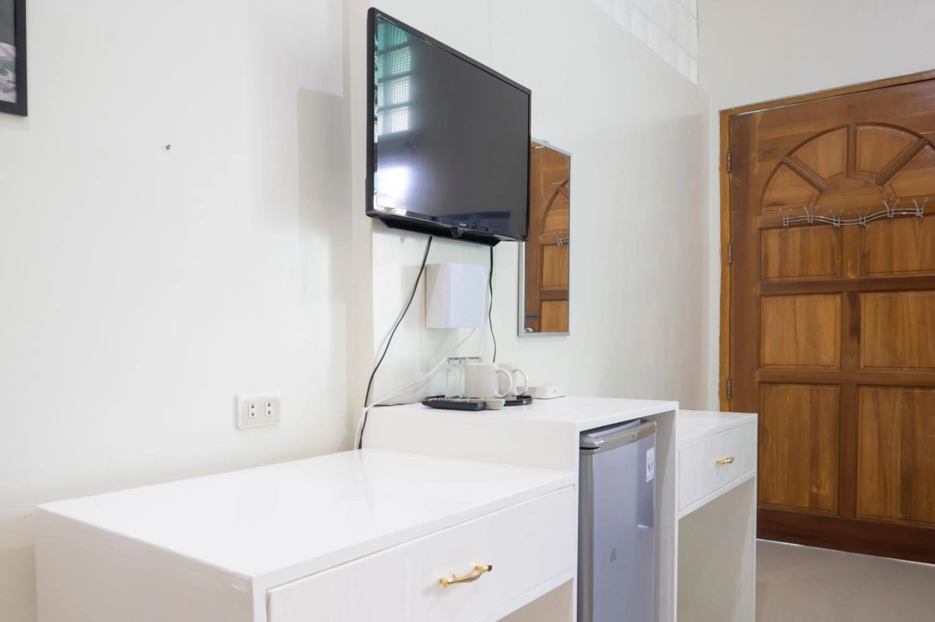 TV and multimedia in Shorebreak Boracay Resort