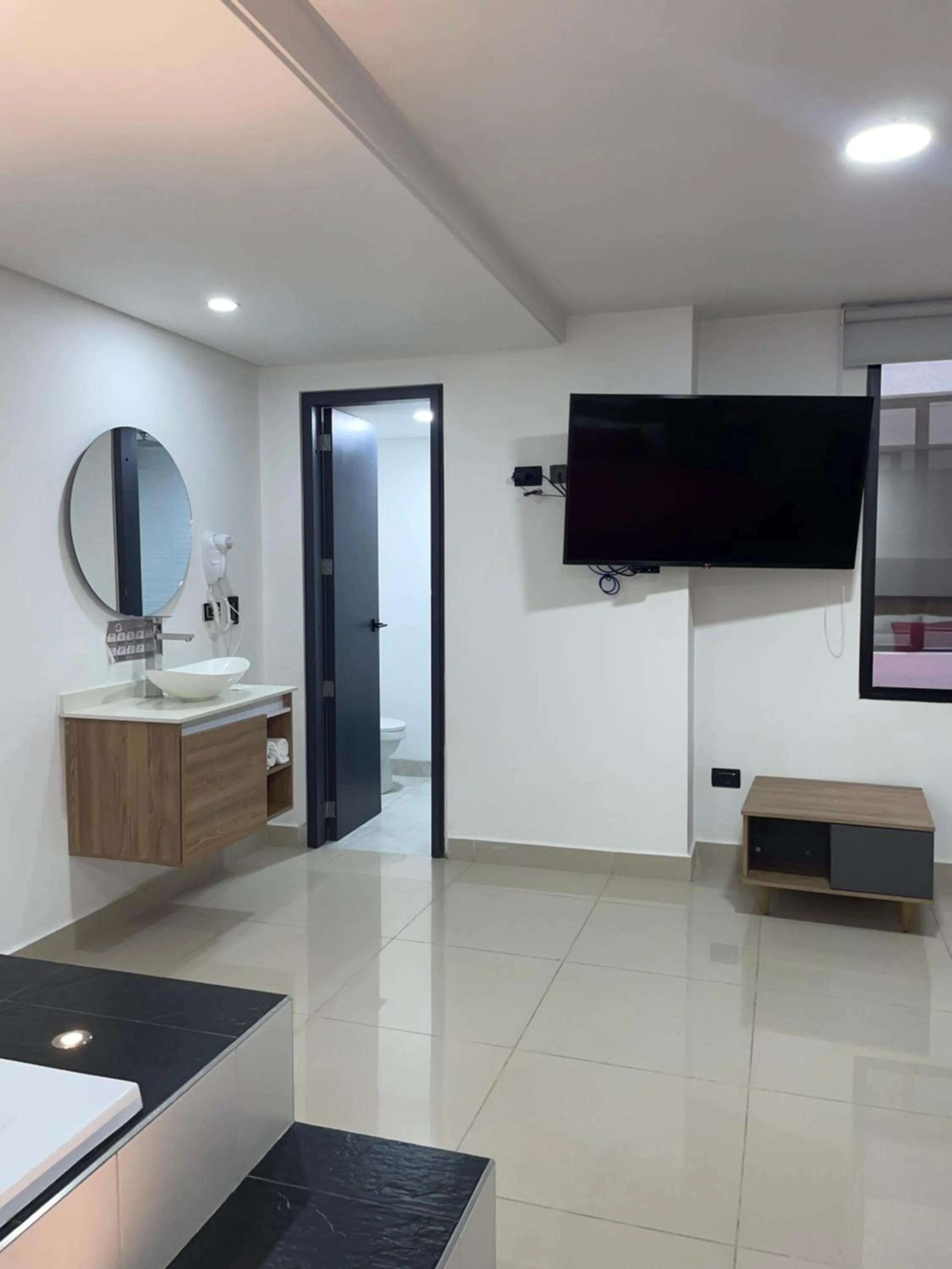 TV and multimedia in Hotel Ofix