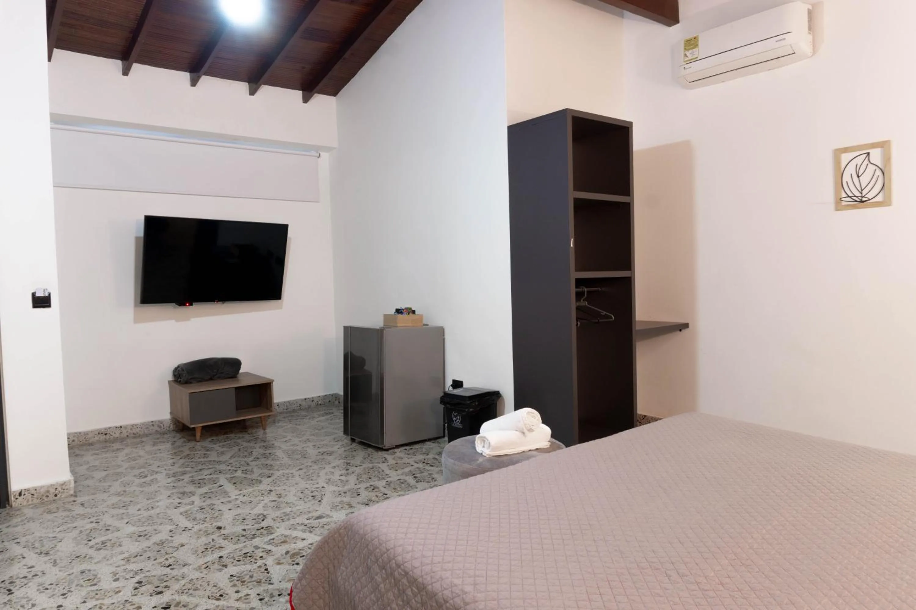 Photo of the whole room, Bed in Hotel Ofix