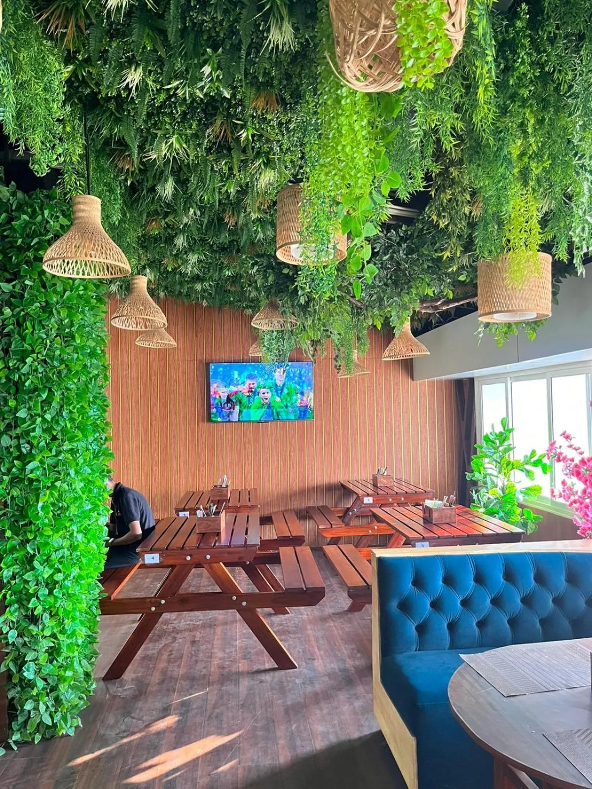 Evening entertainment in Hotel EDEN