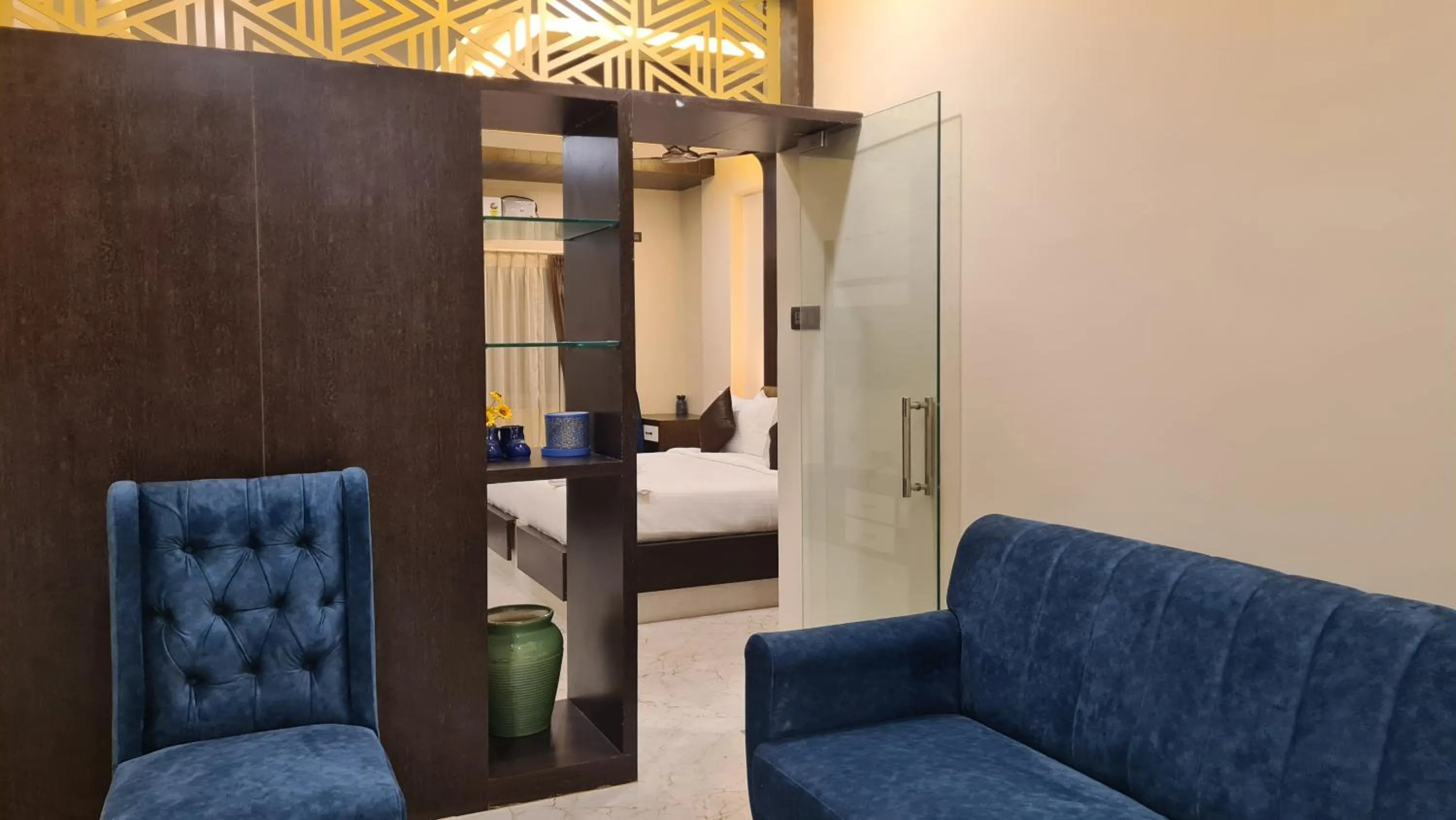 Living room, Bed in Hotel EDEN