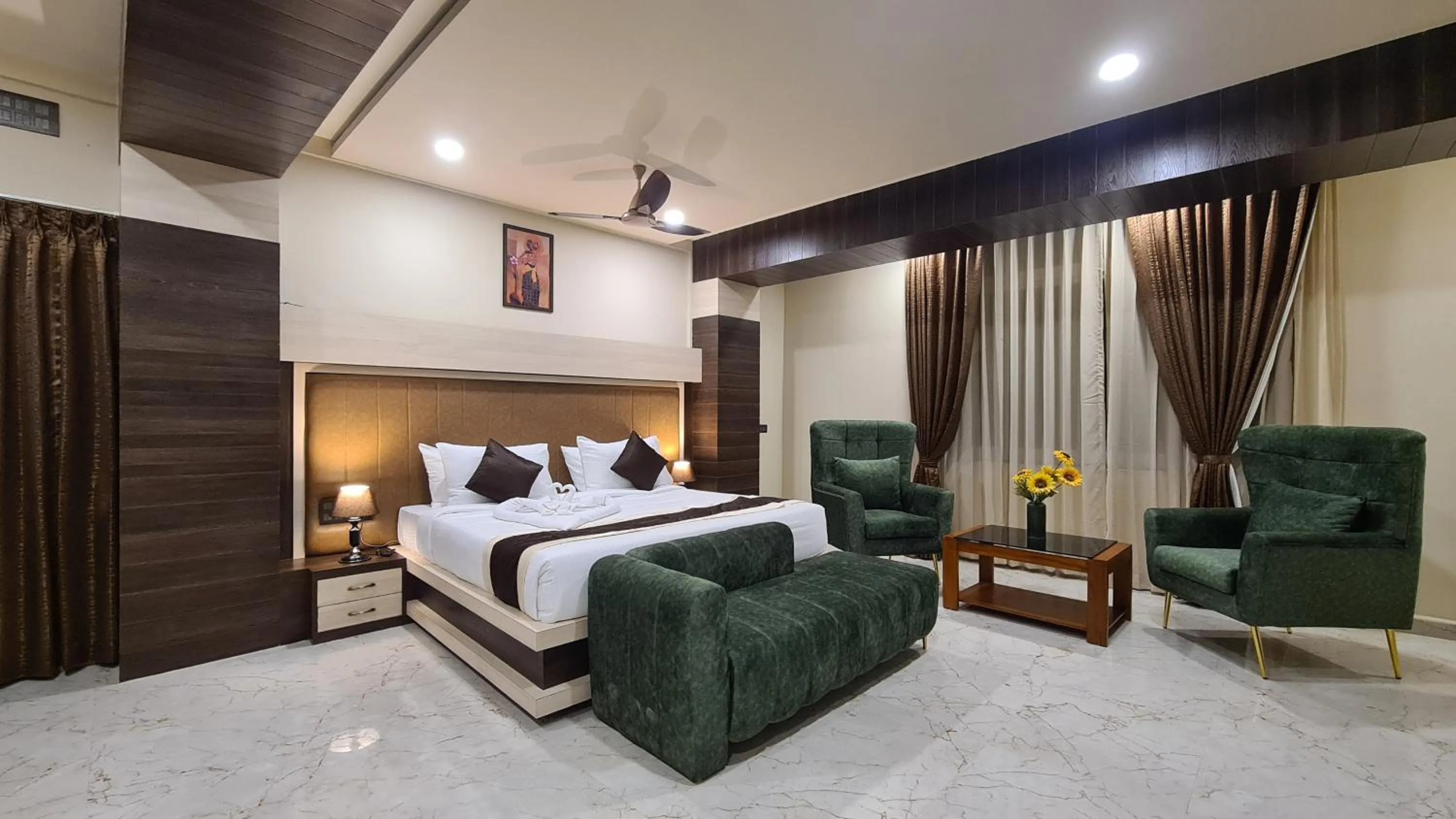 Deluxe King Room in Hotel EDEN