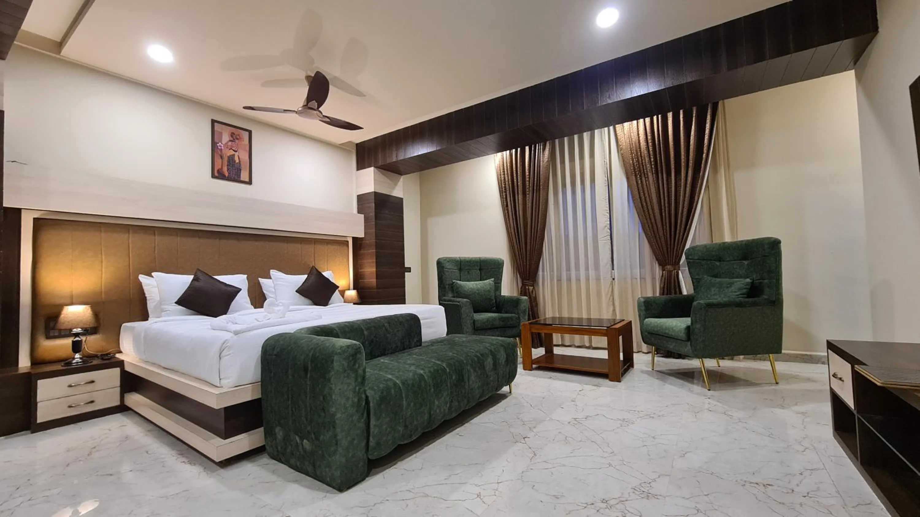 Property building, Bed in Hotel EDEN