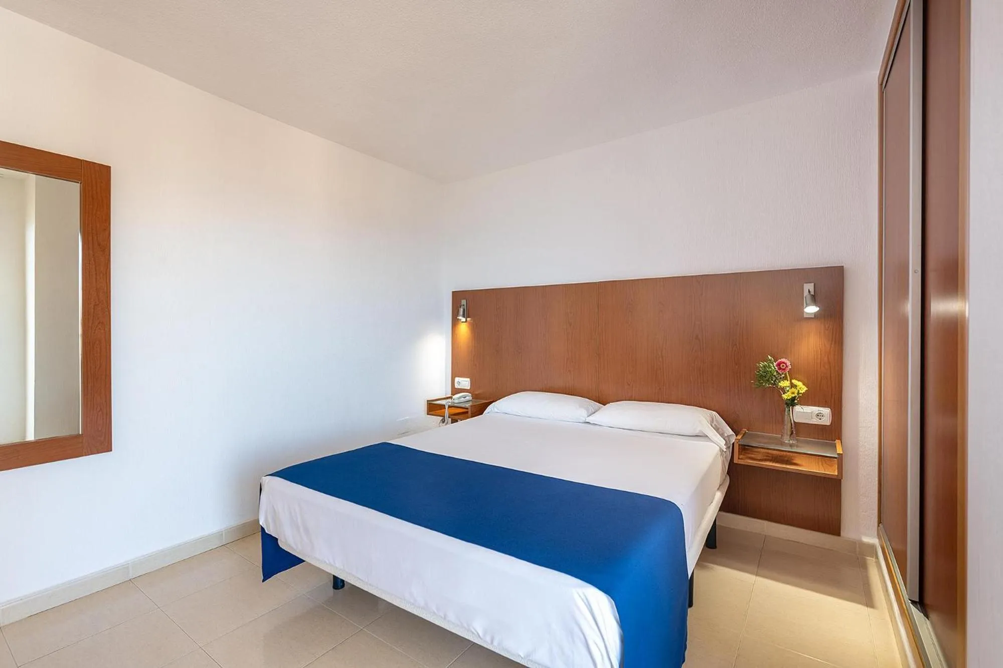 Photo of the whole room, Bed in Hotel Playas de Torrevieja