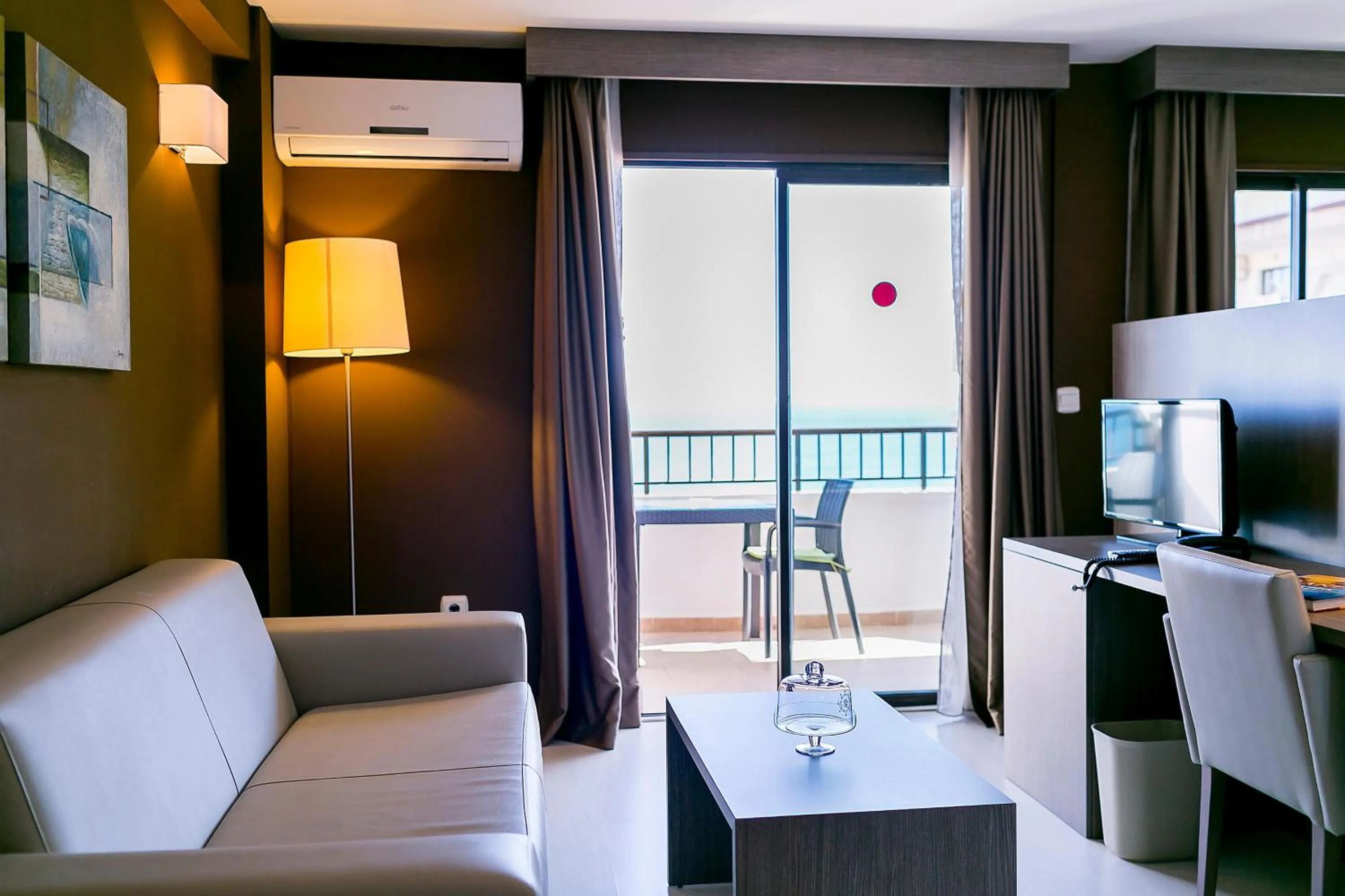 Photo of the whole room in Hotel Playas de Torrevieja