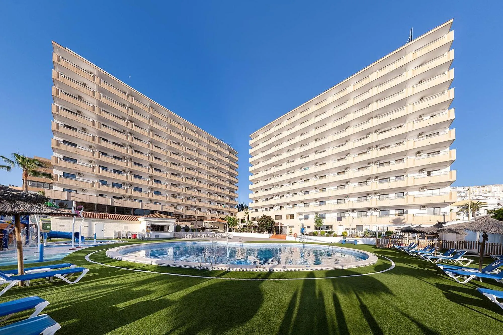 Property building in Hotel Playas de Torrevieja