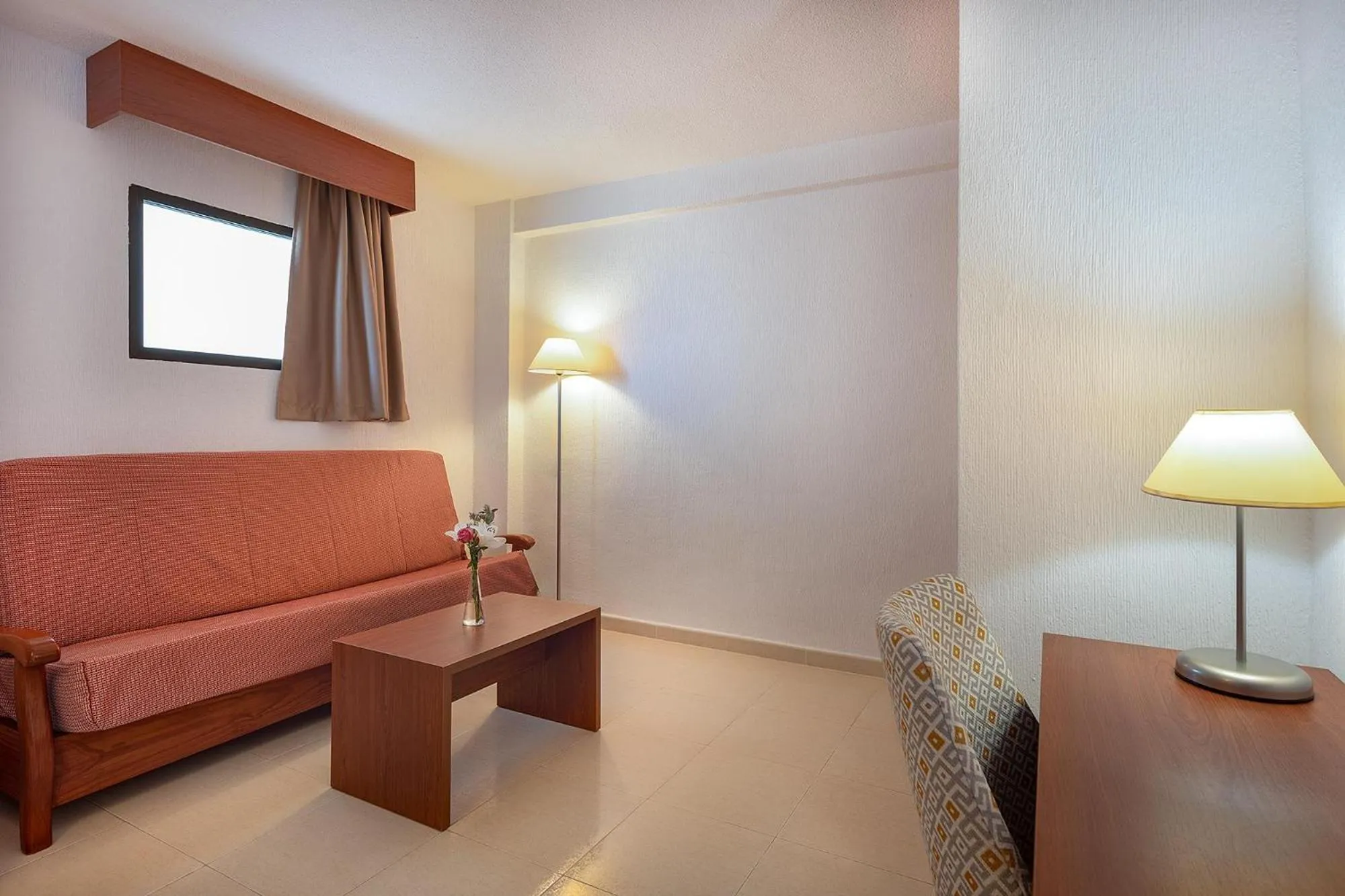 Photo of the whole room in Hotel Playas de Torrevieja