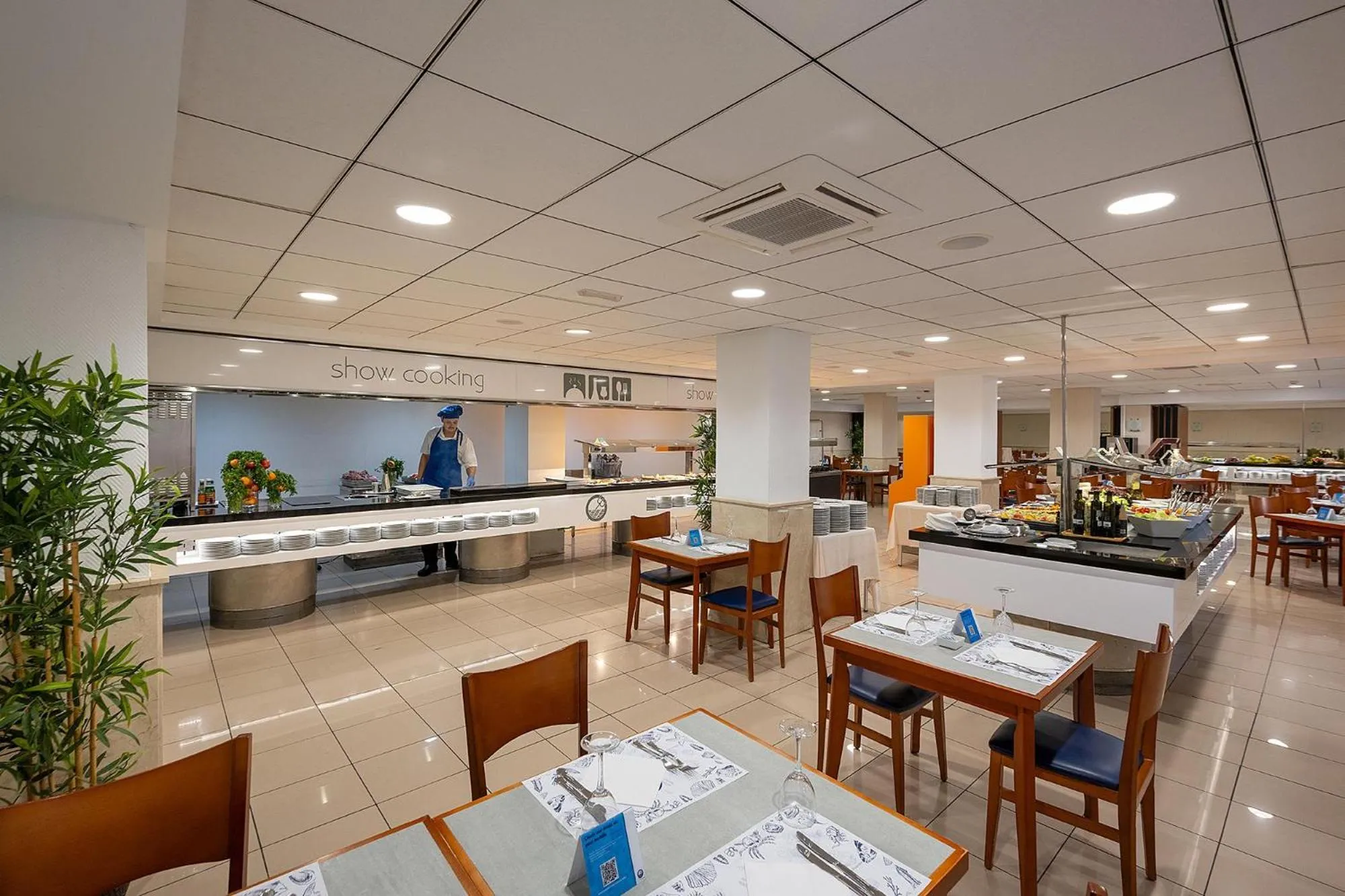 Restaurant/places to eat in Hotel Playas de Torrevieja