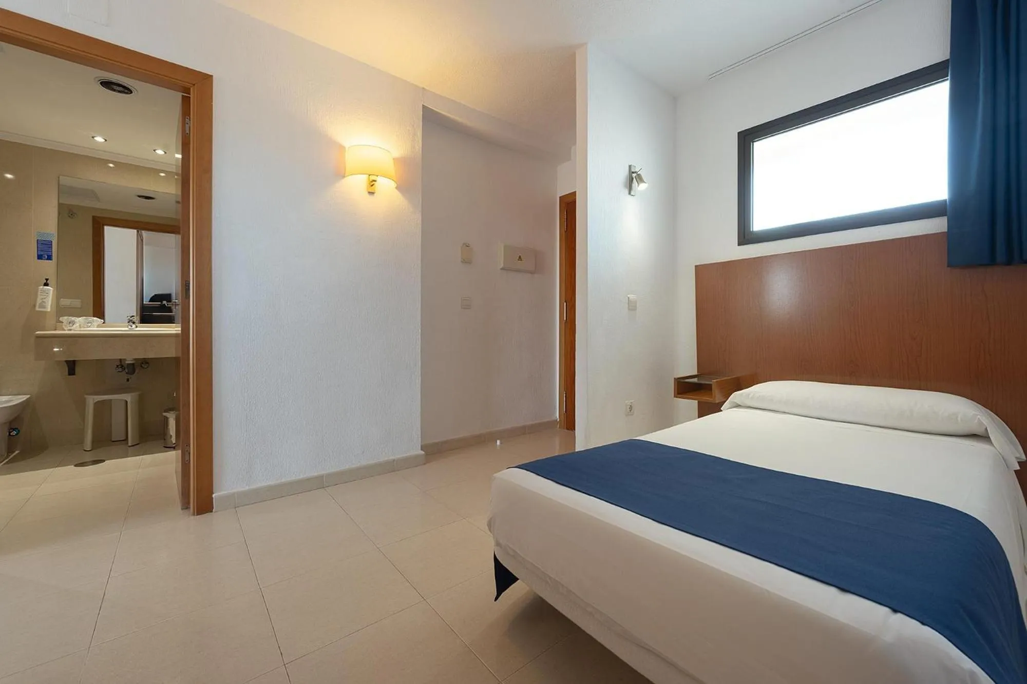 Photo of the whole room, Bed in Hotel Playas de Torrevieja