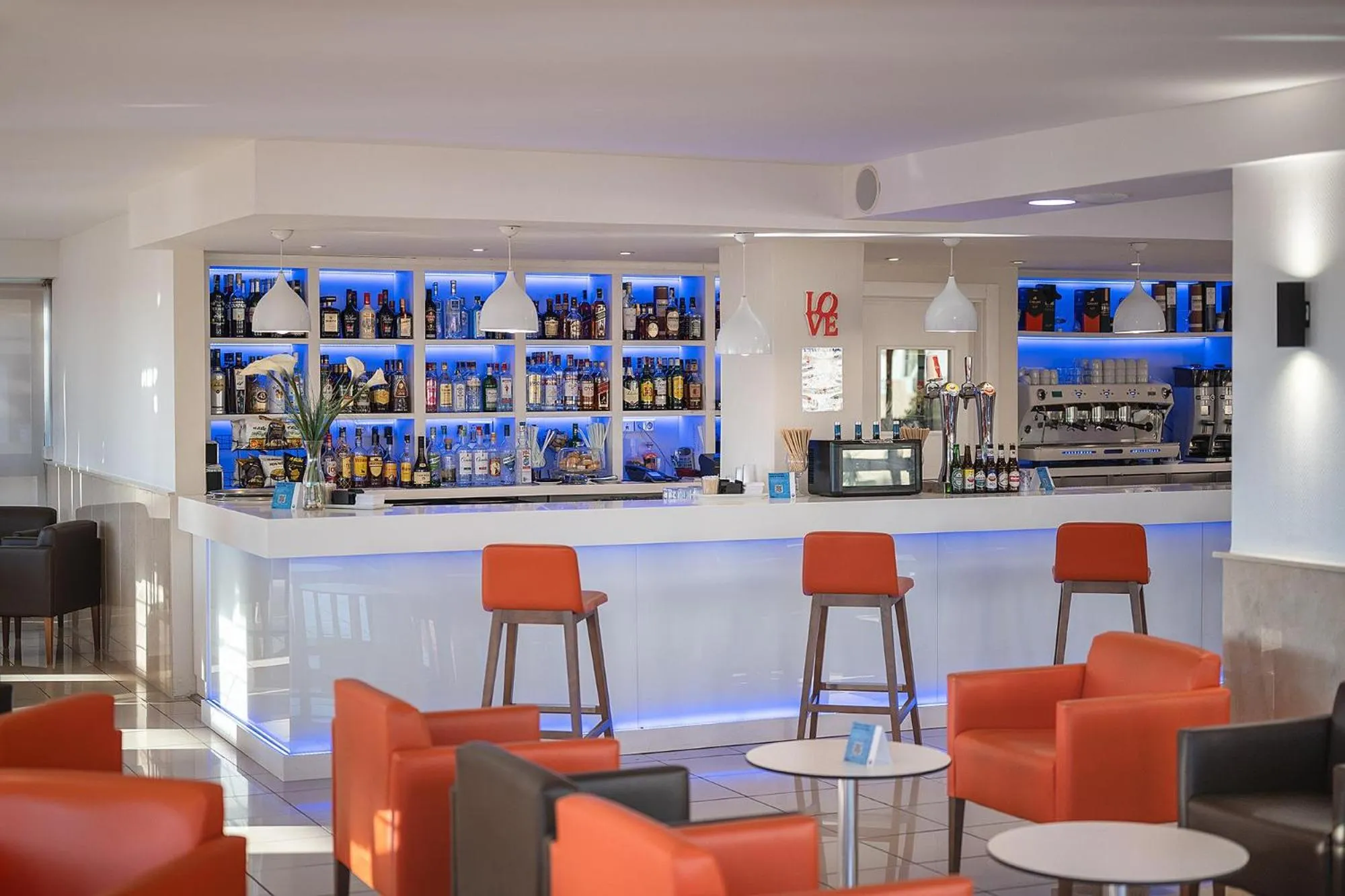 Lounge or bar in Hotel Playas de Torrevieja