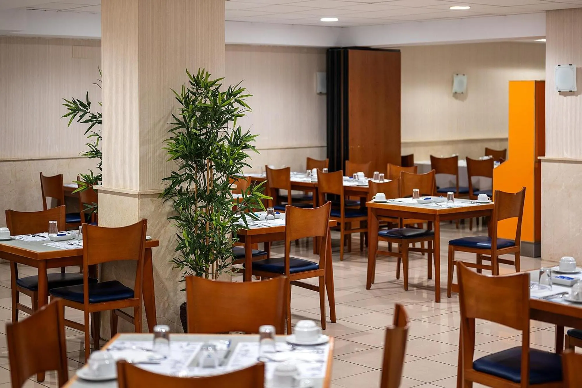 Restaurant/places to eat in Hotel Playas de Torrevieja