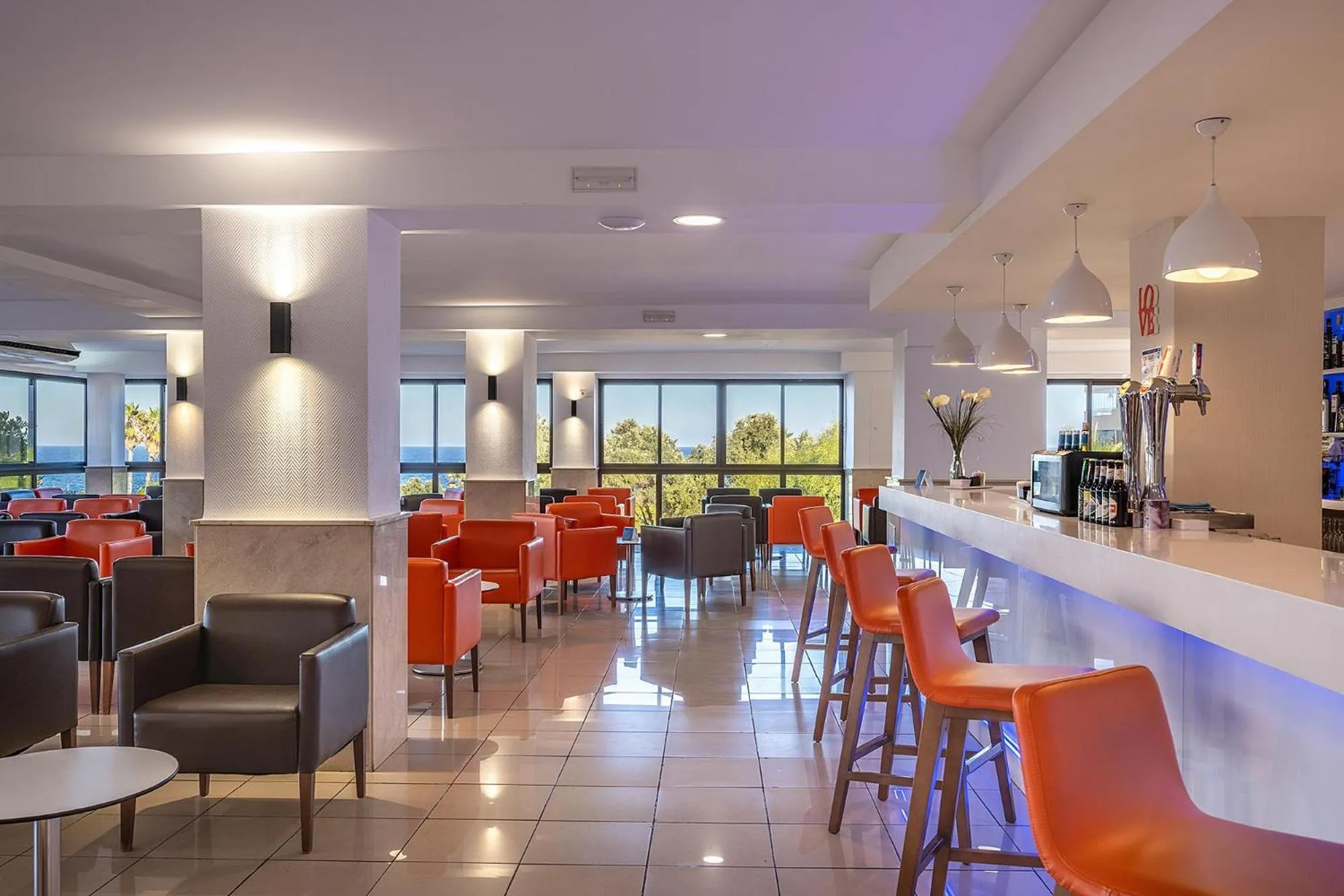 Lounge or bar in Hotel Playas de Torrevieja