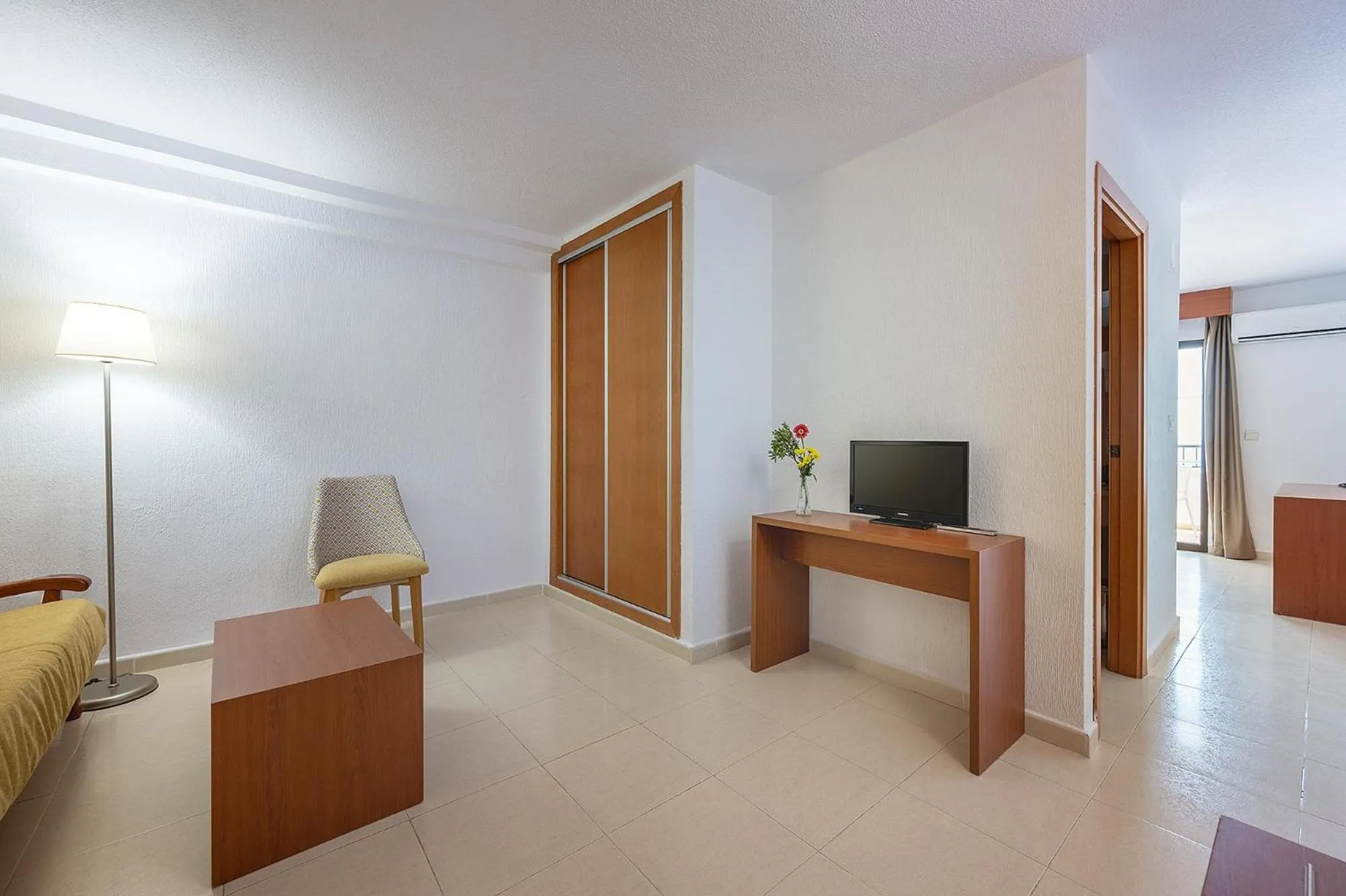 Photo of the whole room in Hotel Playas de Torrevieja