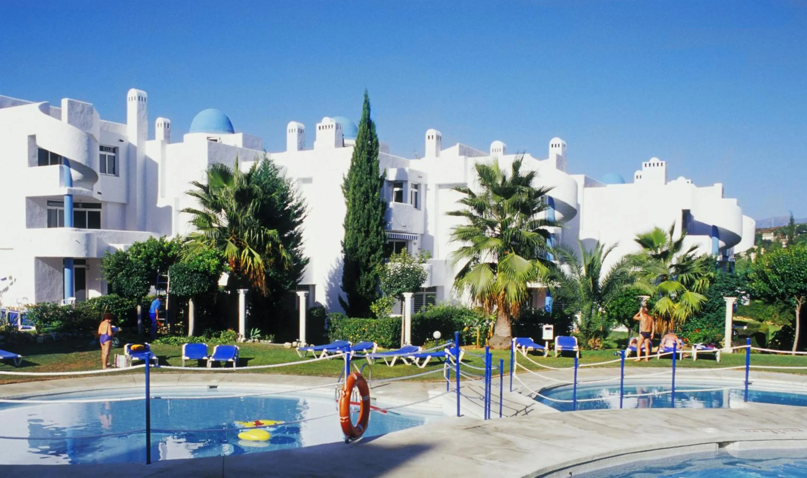 Swimming pool in Ona Campanario