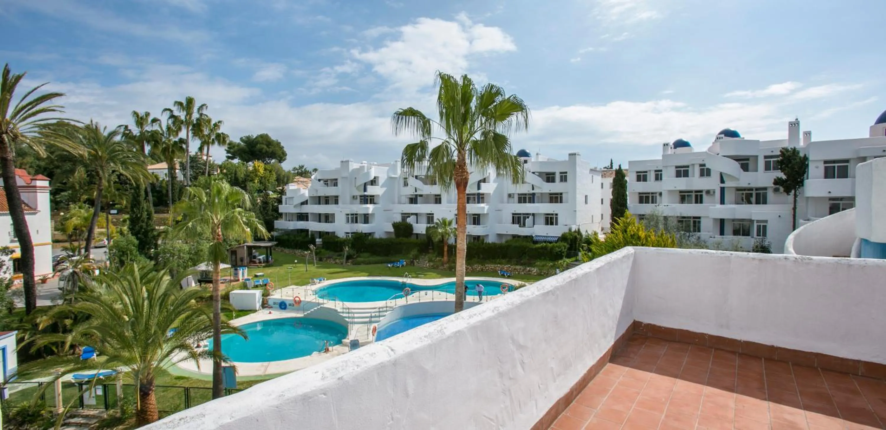 Swimming pool in Ona Campanario