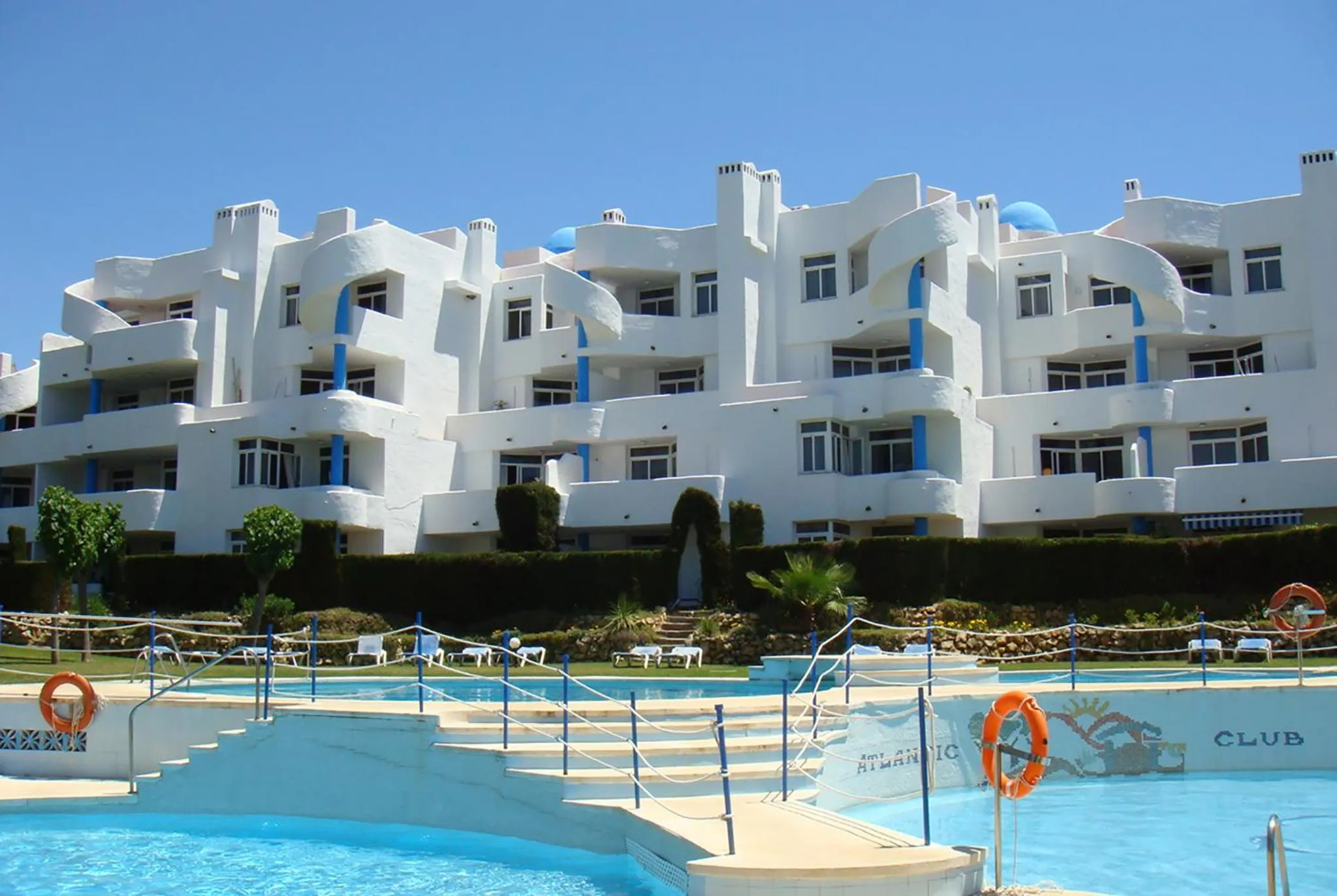 Property building in Ona Campanario