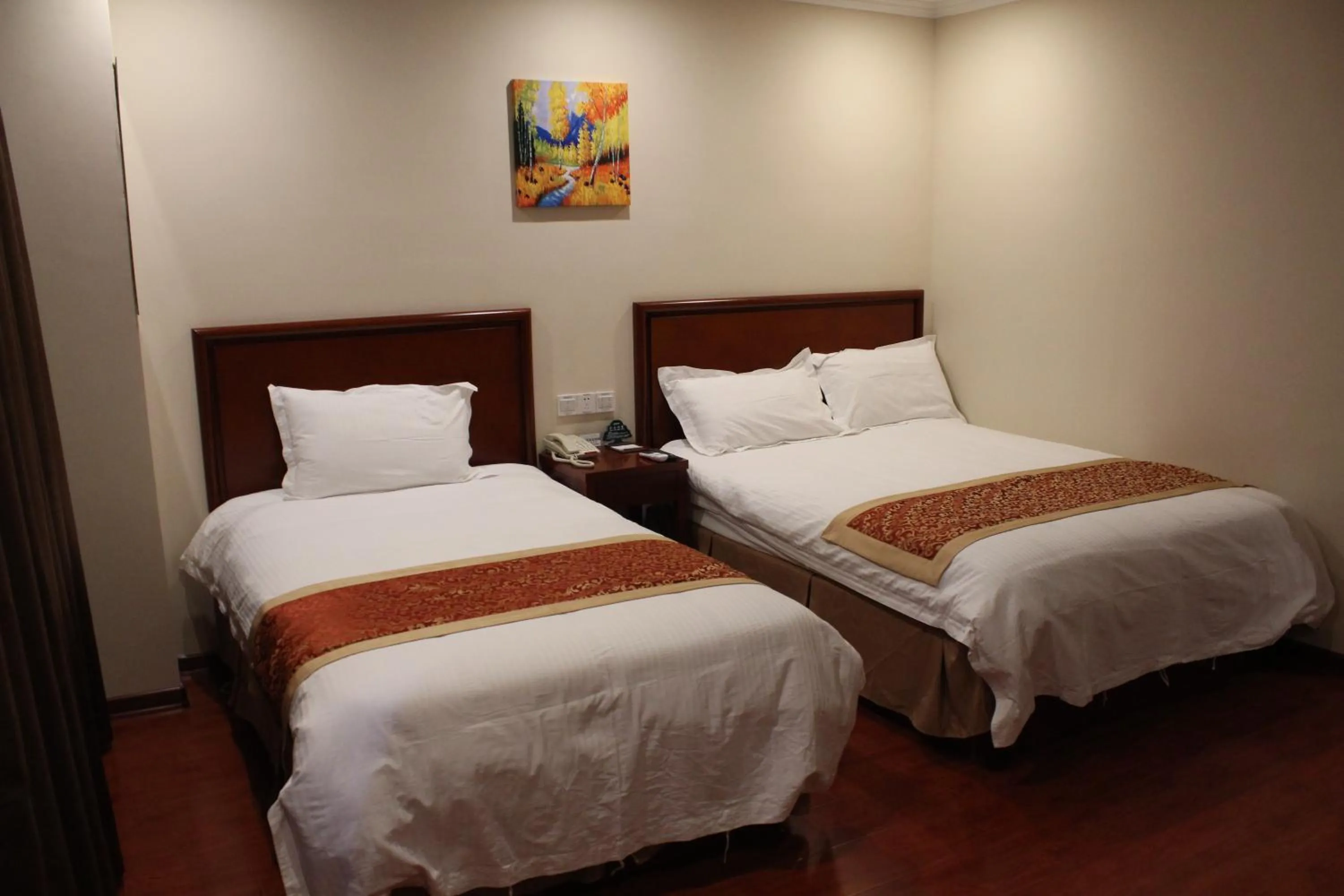 Photo of the whole room, Bed in GreenTree Inn Zhangjiakou Yu County Bus Station Business Hotel