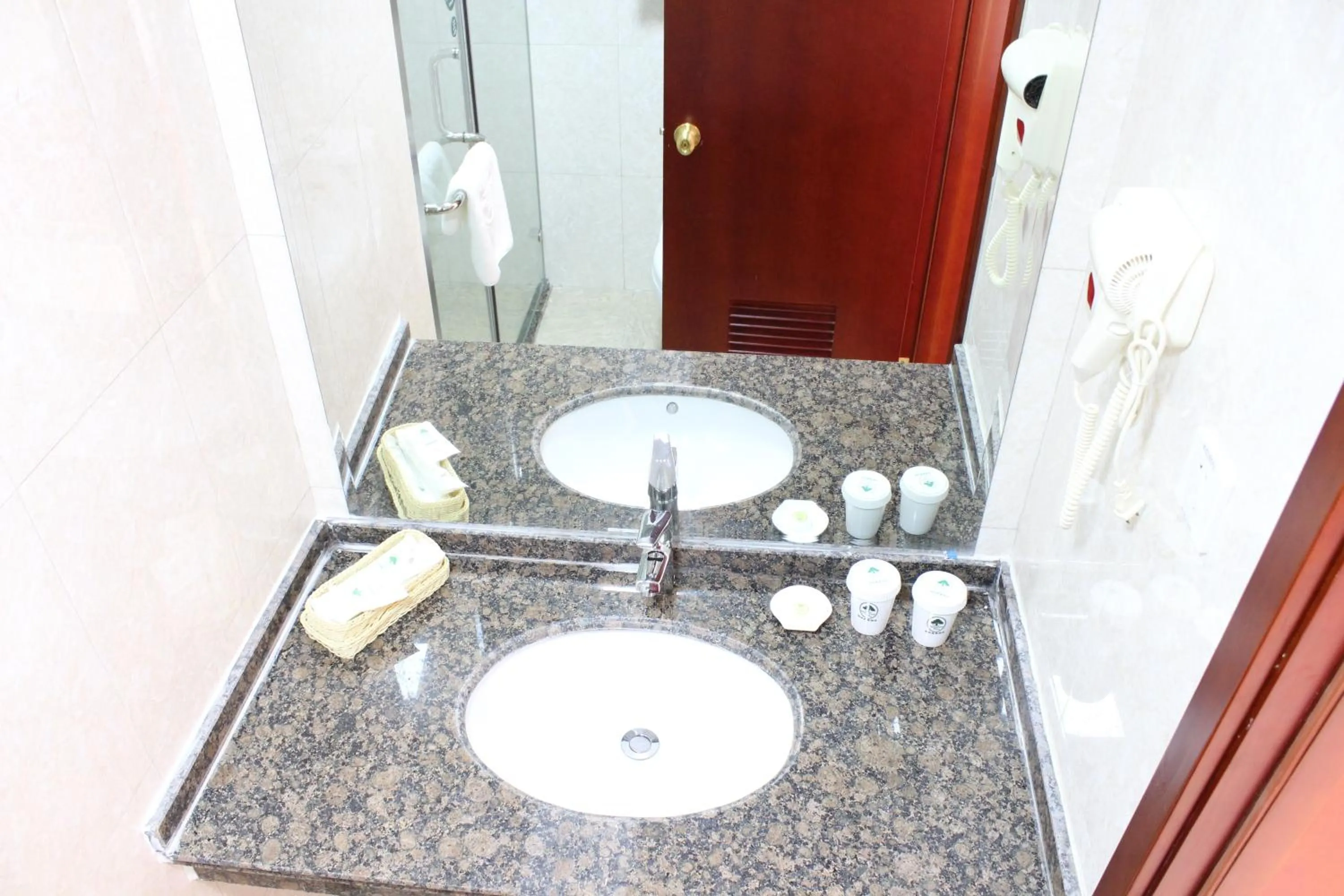 Bathroom in GreenTree Inn Zhangjiakou Yu County Bus Station Business Hotel