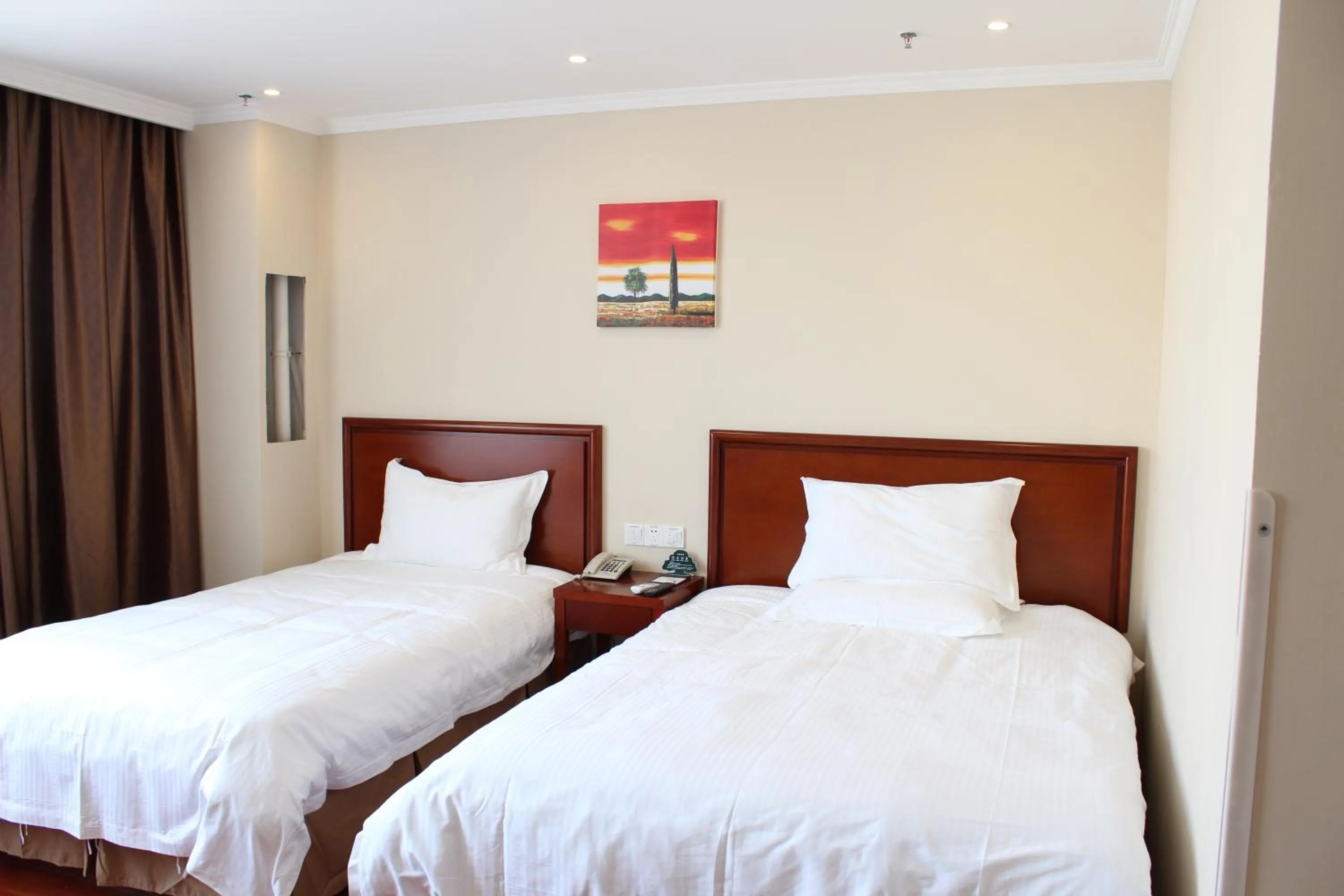 Bed in GreenTree Inn Zhangjiakou Yu County Bus Station Business Hotel