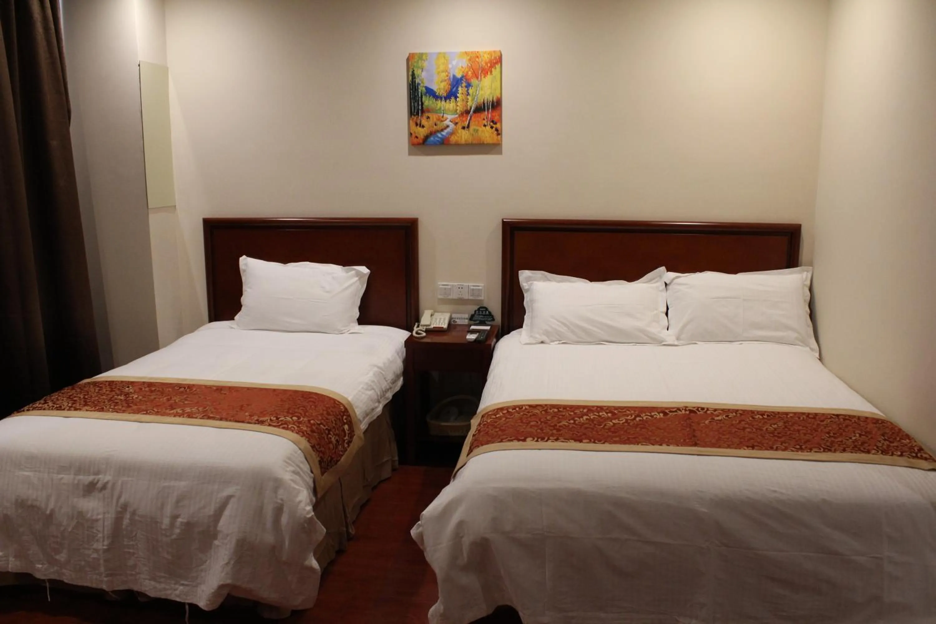 Photo of the whole room, Bed in GreenTree Inn Zhangjiakou Yu County Bus Station Business Hotel