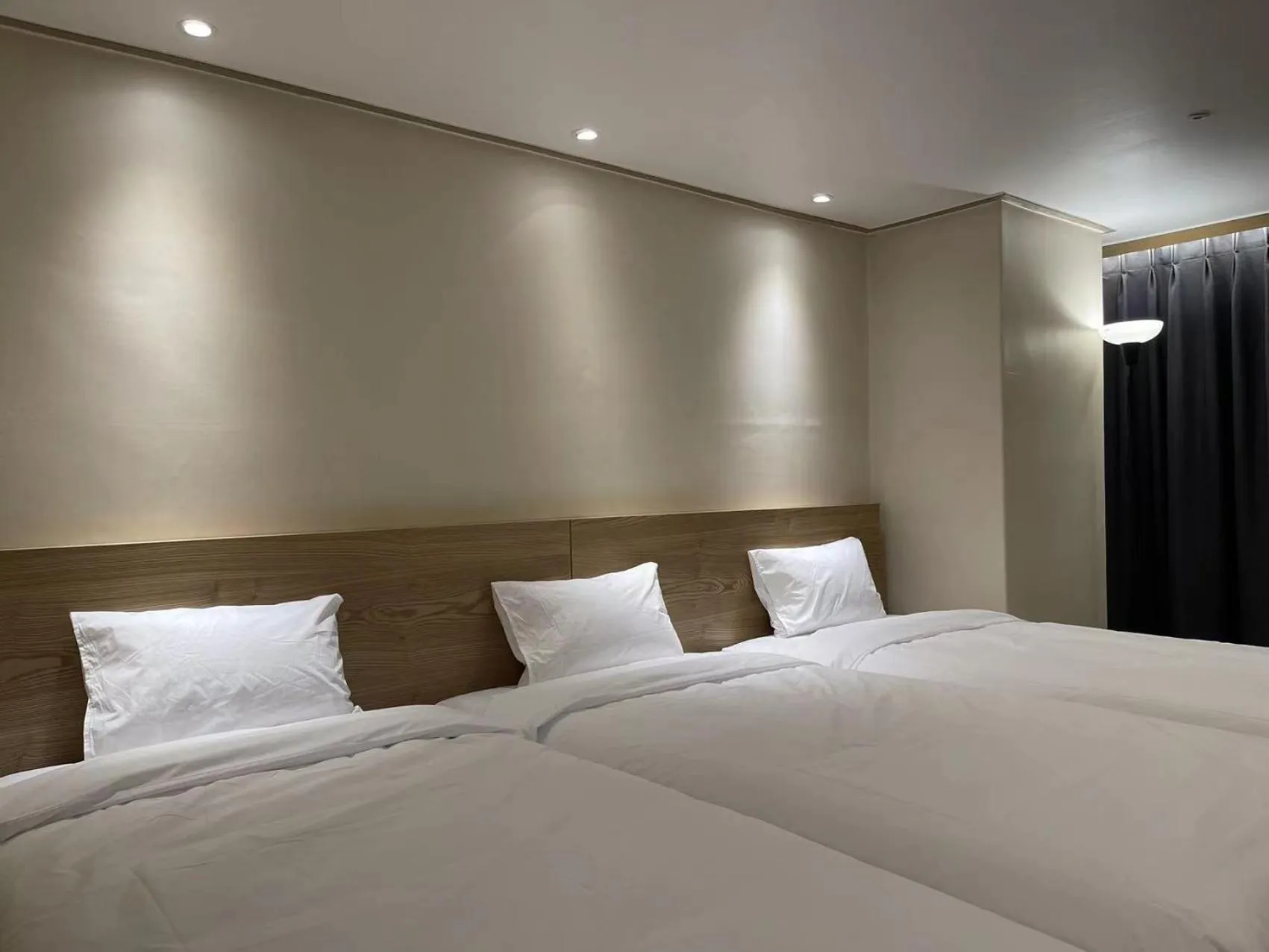 Bedroom, Bed in The garden hotel