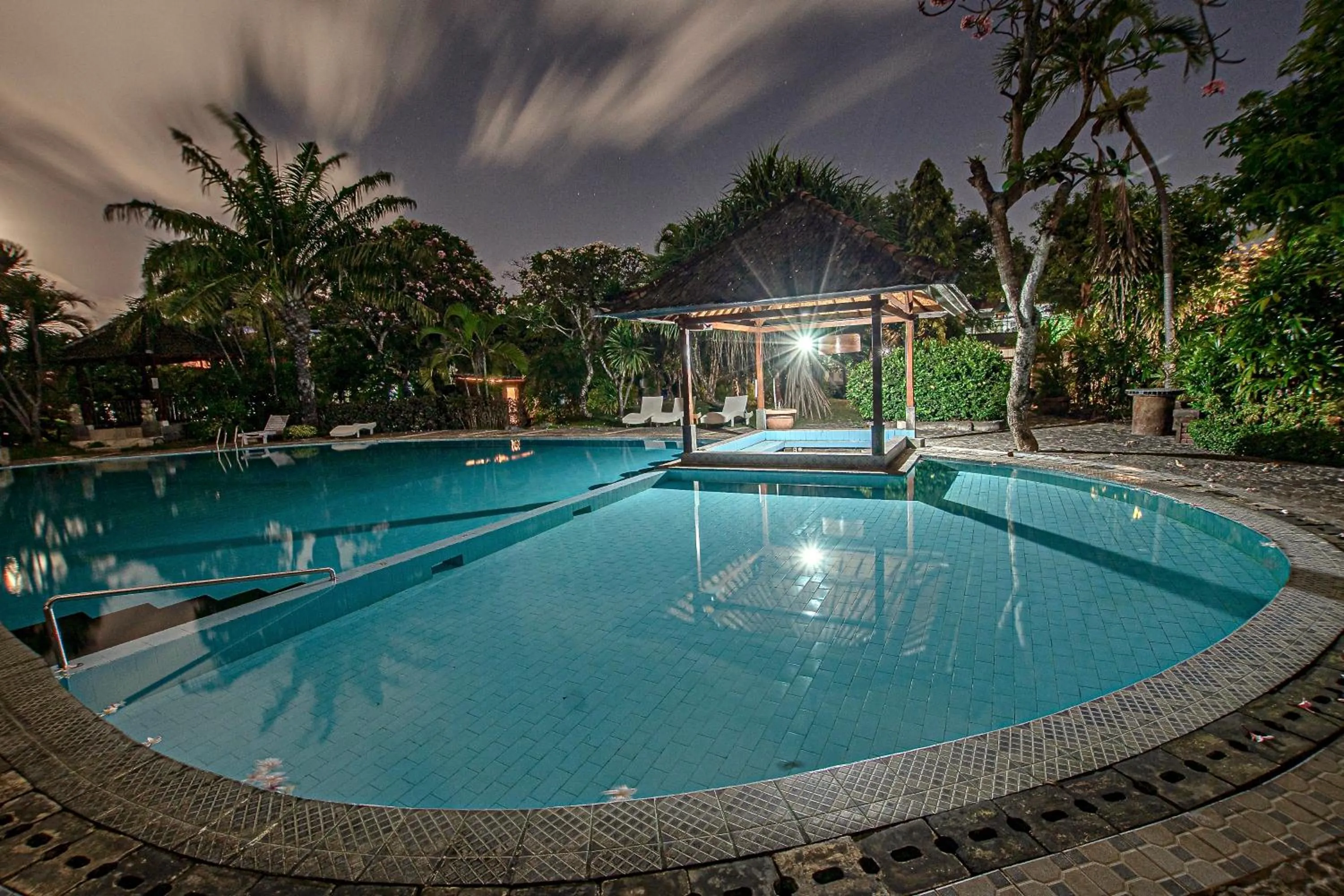 Swimming pool in Panorama Cottages I