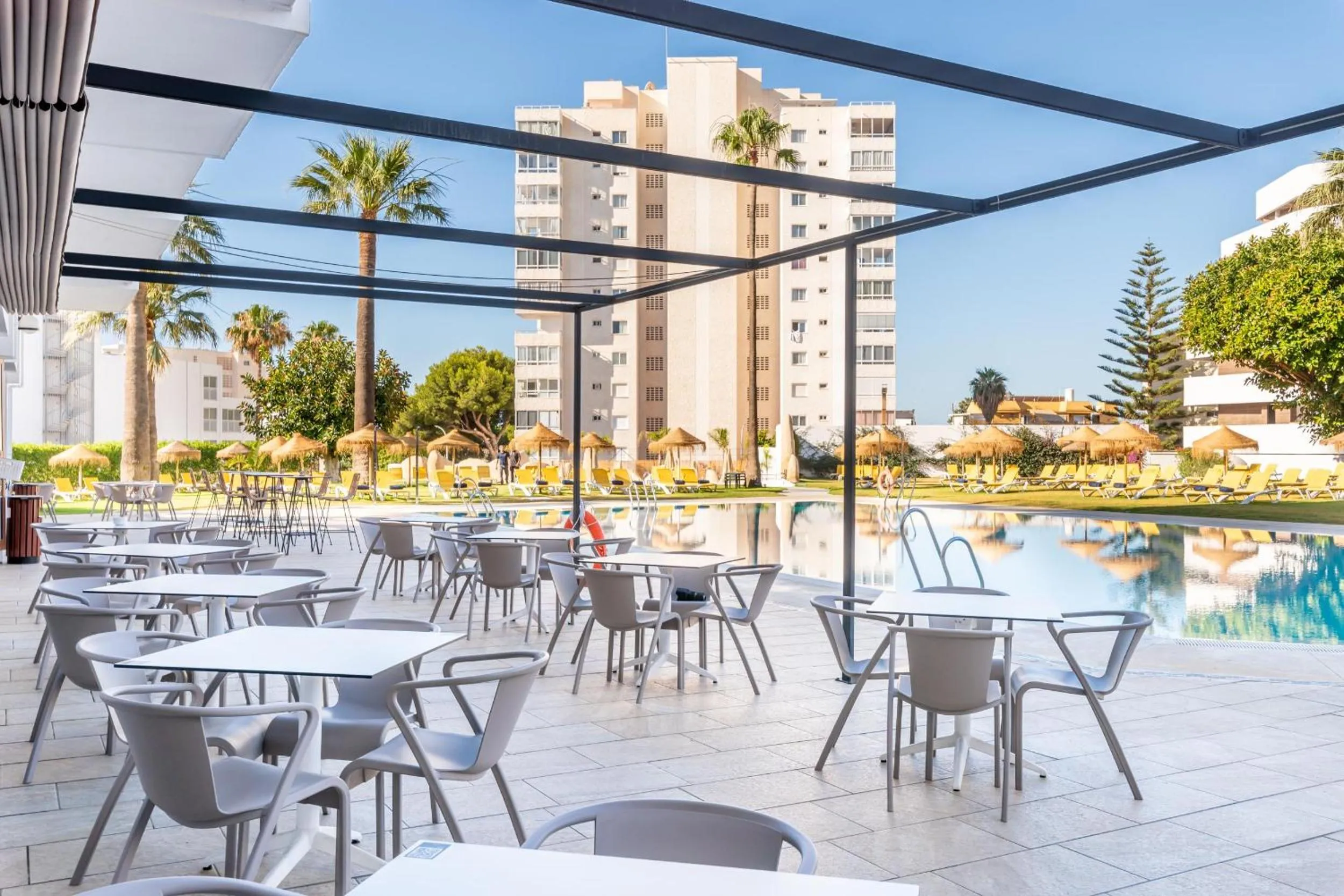 Lounge or bar in THB San Fermín