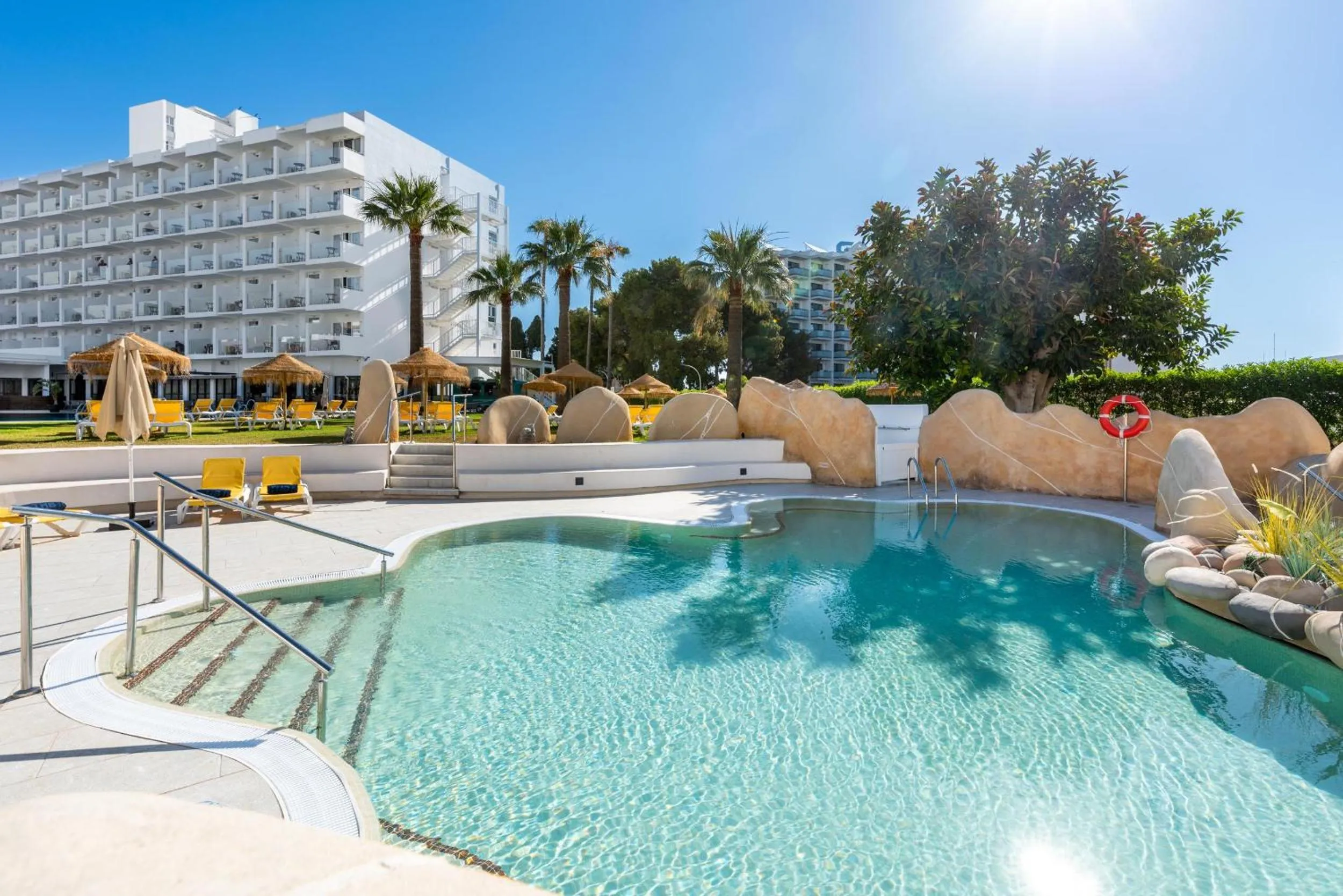 Swimming pool in THB San Fermín