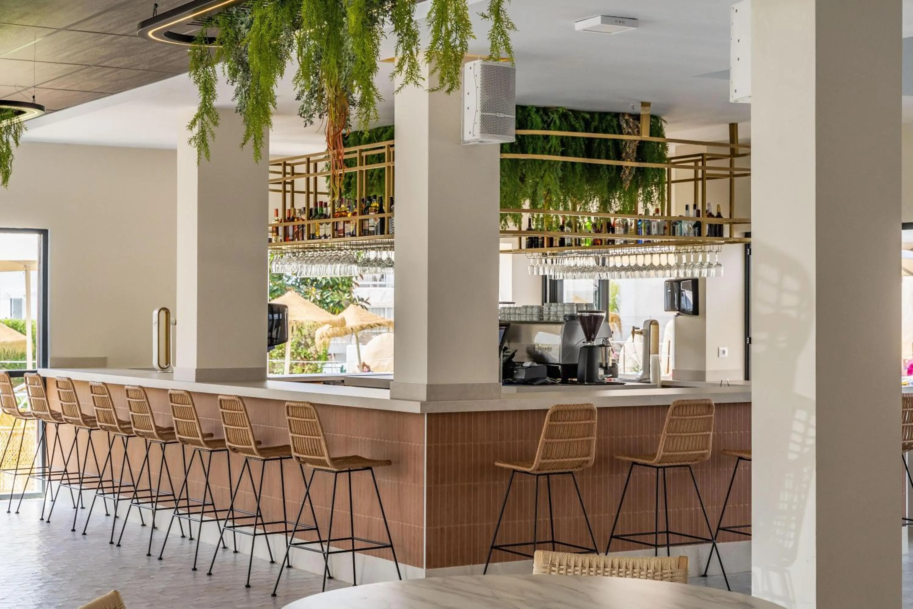 Lounge or bar in THB San Fermín