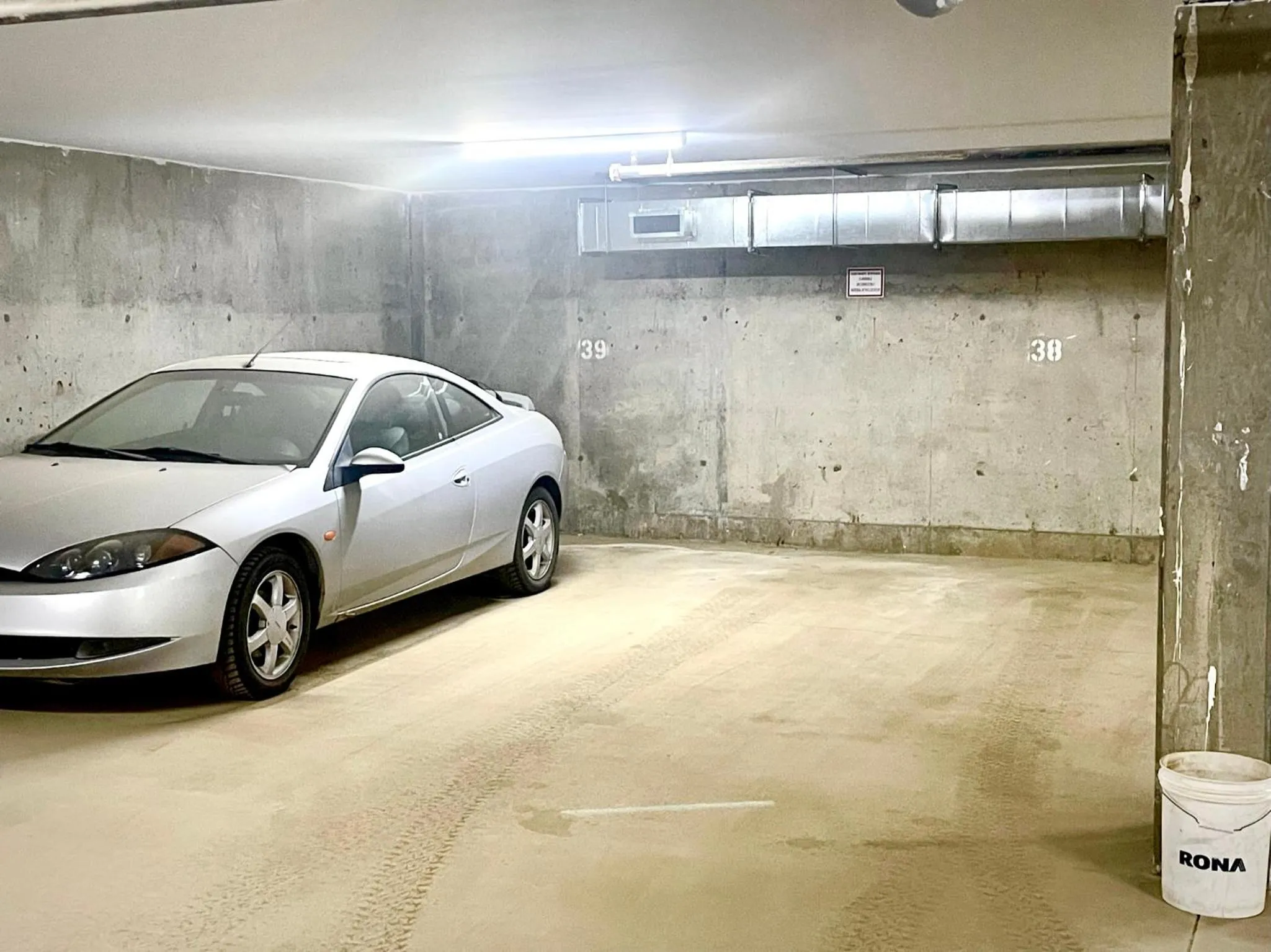 Parking in Top Floor Riverfront Condo with Stellar Sunsets!