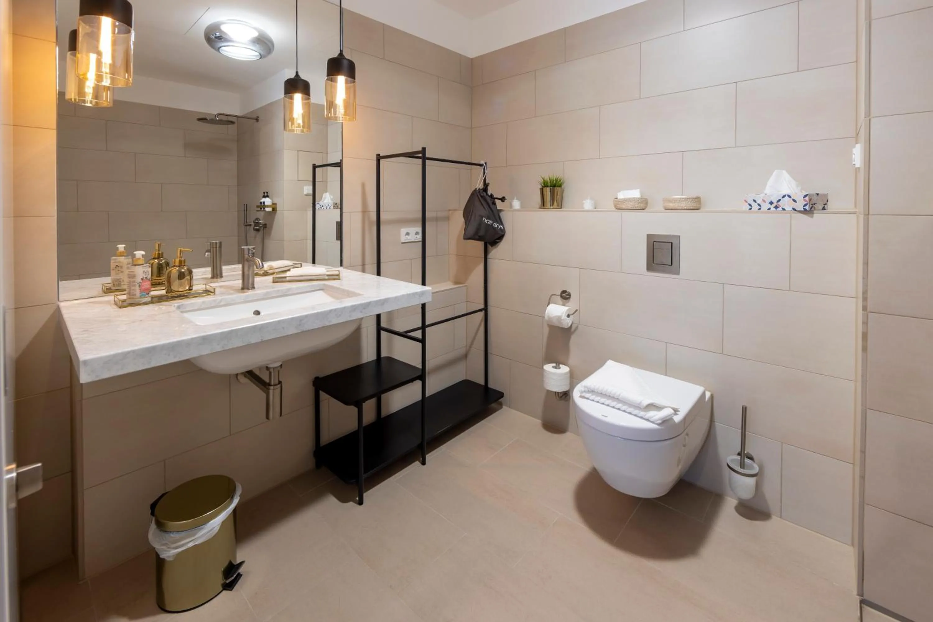 Toilet in Pure Berlin Apartments - Luxury at Pure Living in City Center