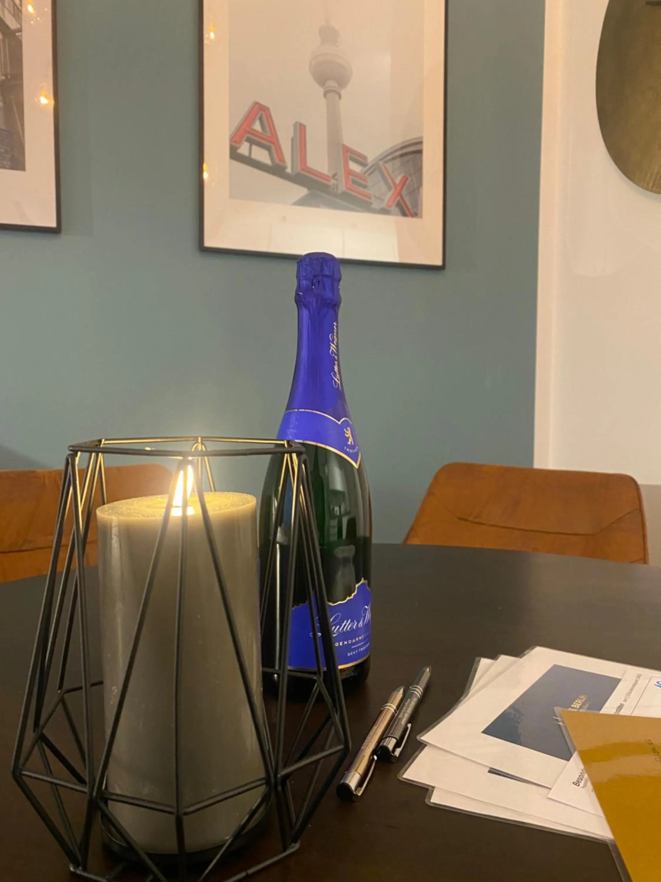 Dining area in Pure Berlin Apartments - Luxury at Pure Living in City Center